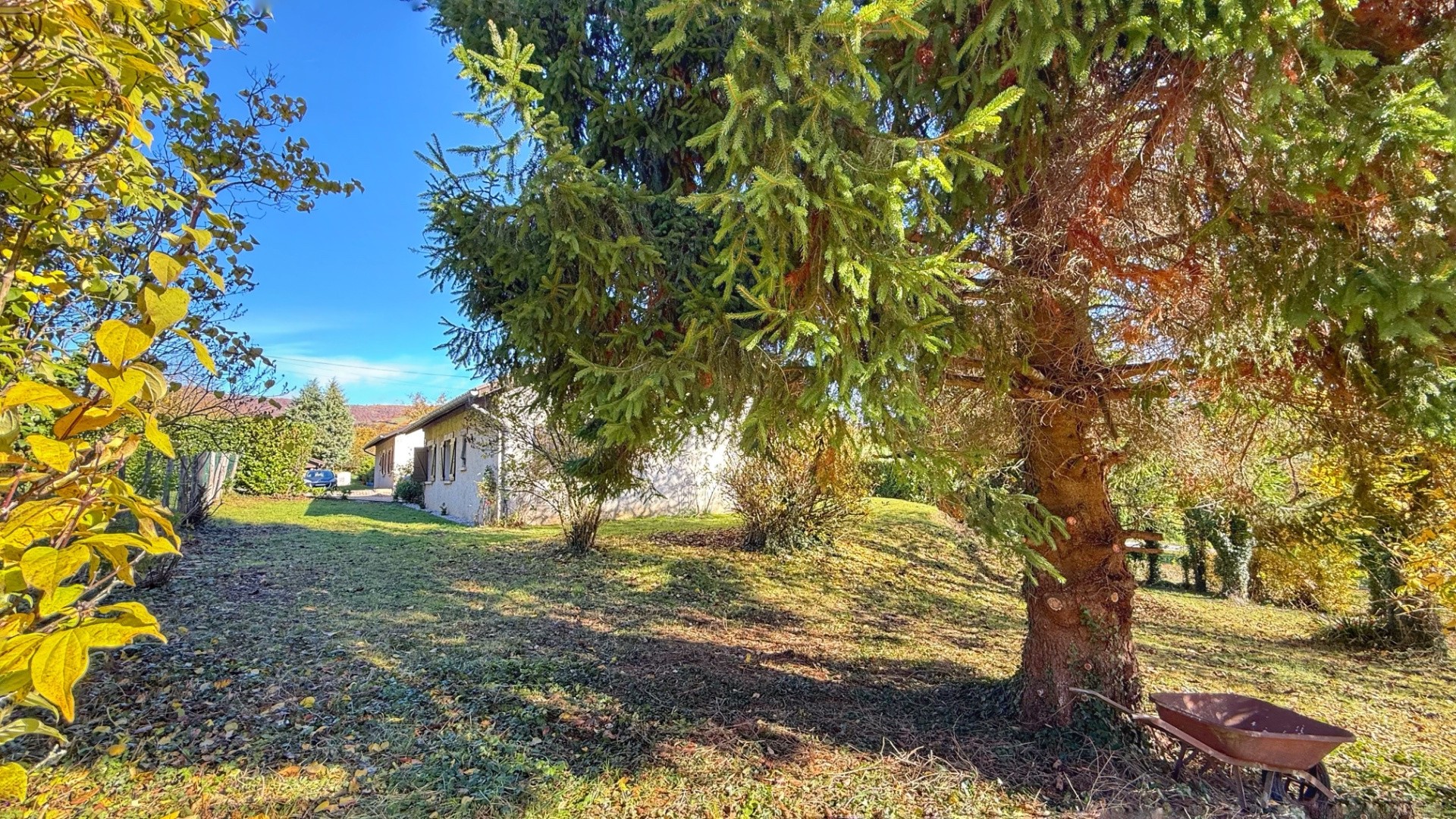 VOIRON, Villa PP avec terrain de 2310 m2 et garage — photo 5