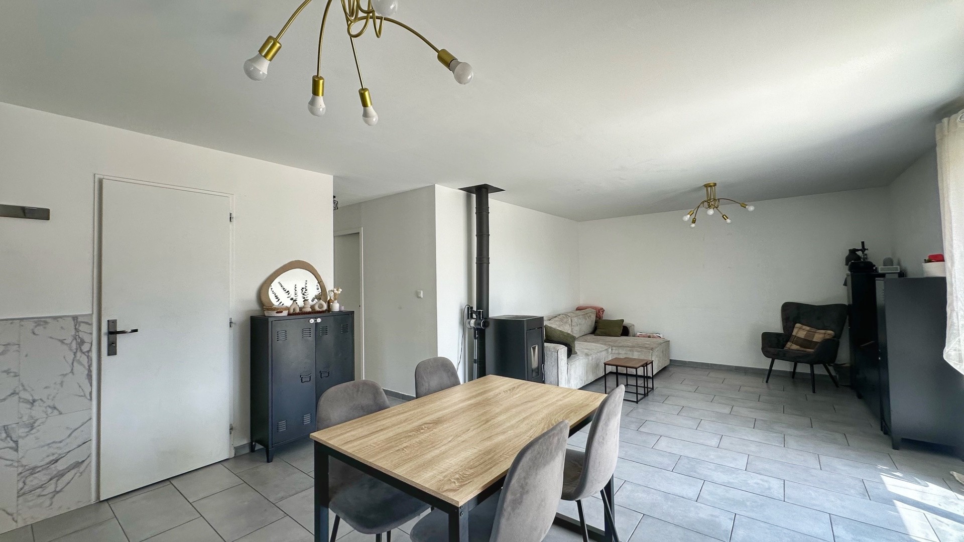 ST ETIENNE DE ST GEOIRS, Villa PP avec garage — photo 2