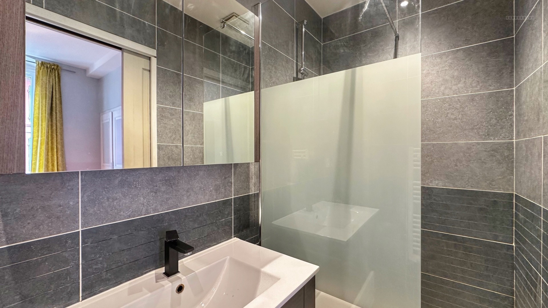 VOIRON, T3 88 m2 avec balcon — photo 5