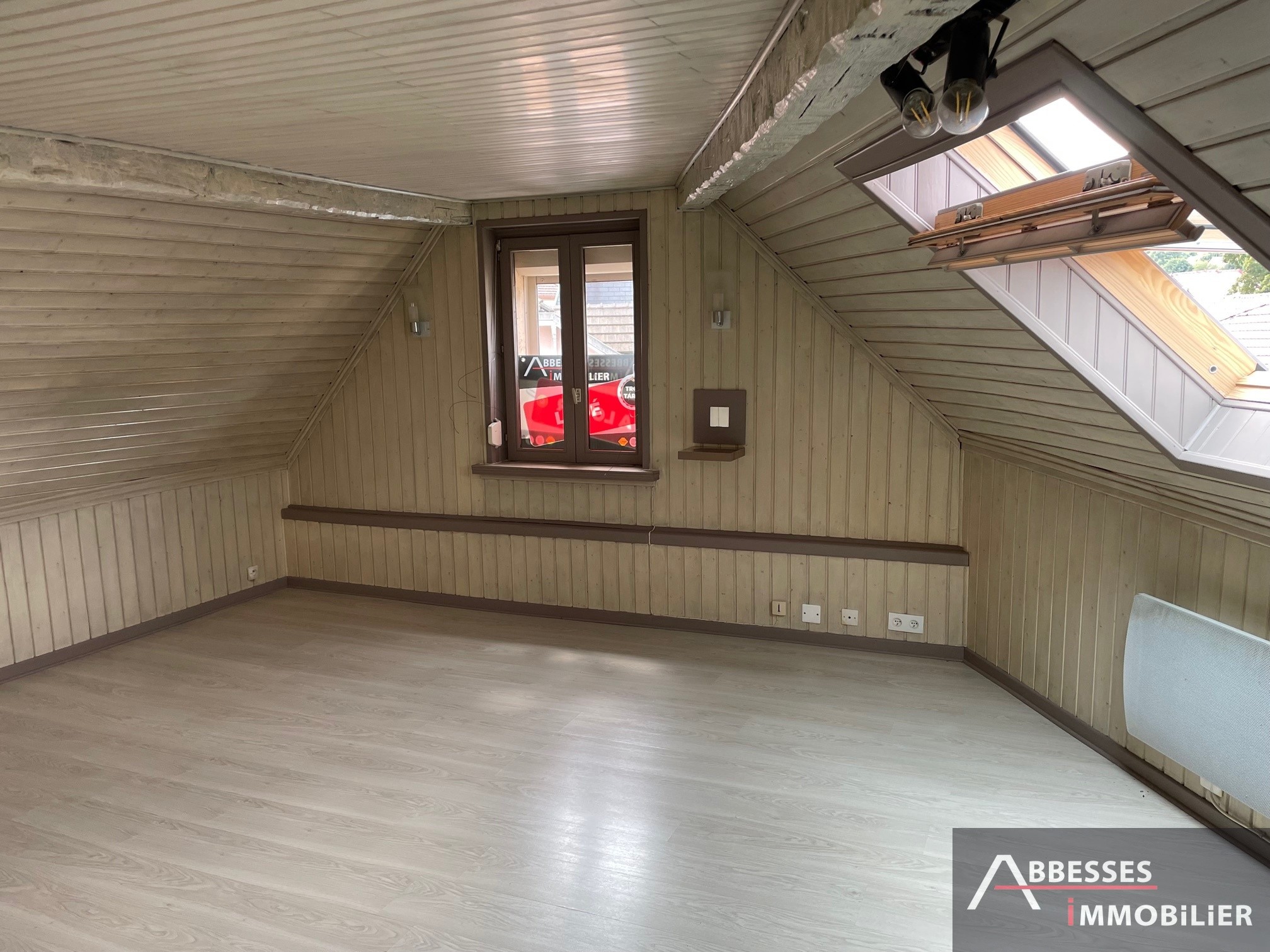 EN EXCLUSIVITÉ : REMIREMONT : Appartement de type F1 meublé - Idéal étudiant — photo 5