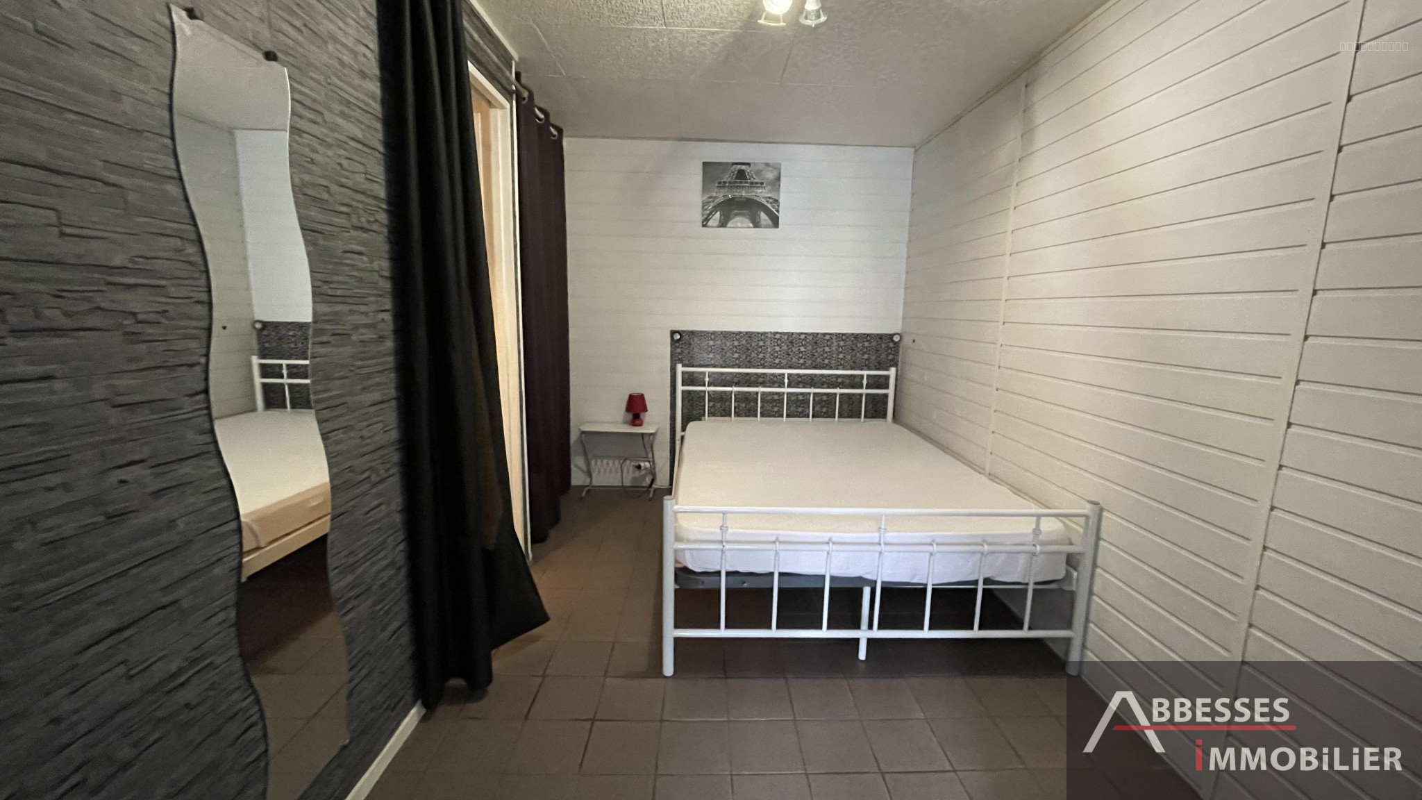 EN EXCLUSIVITE : REMIREMONT - Appartement F1 meublé avec petite terrasse — photo 5