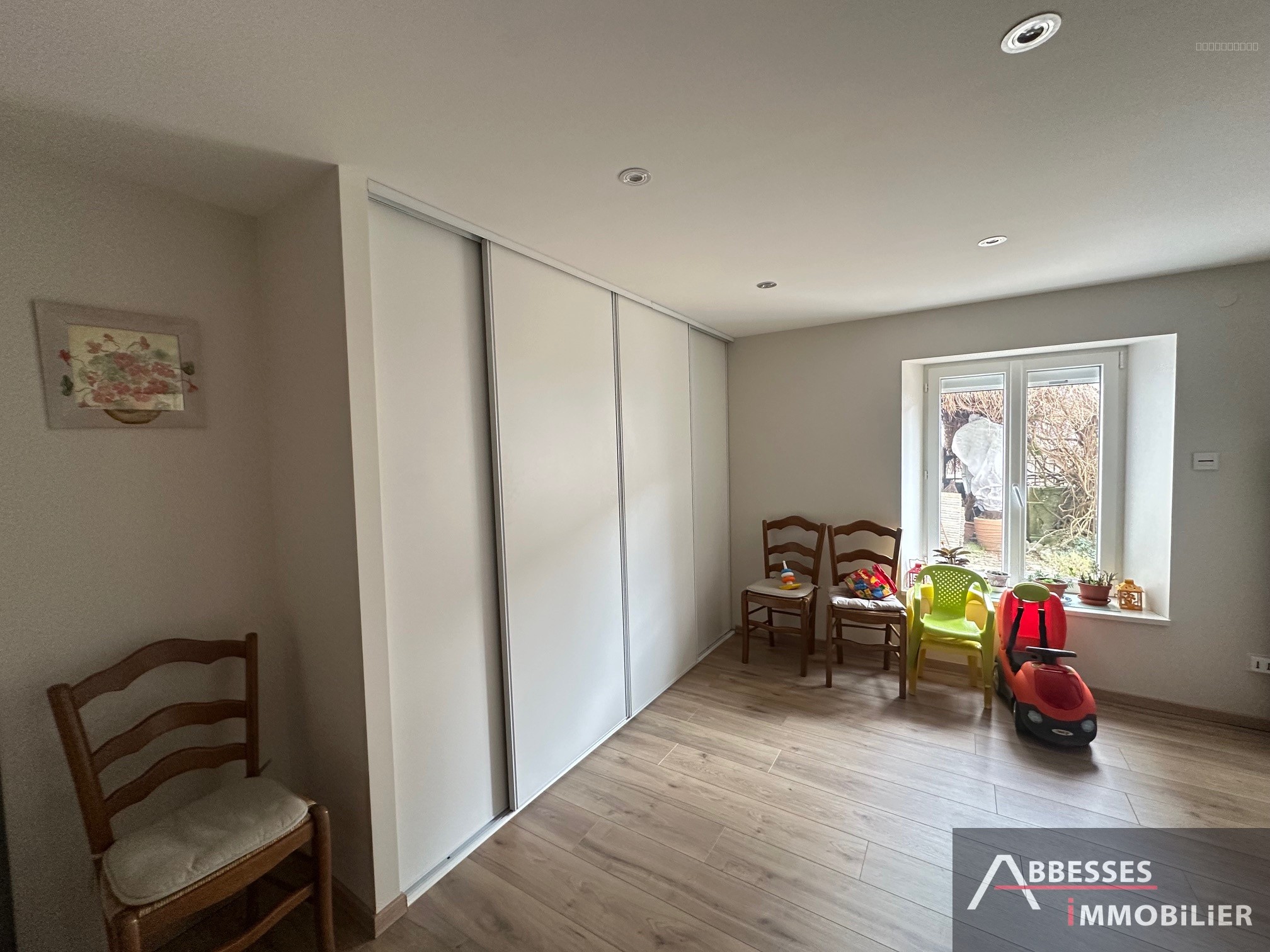 SAINT-AMÉ : Grand logement F7 'esprit maison de famille'  terrasse, terrain et stationnement — photo 7