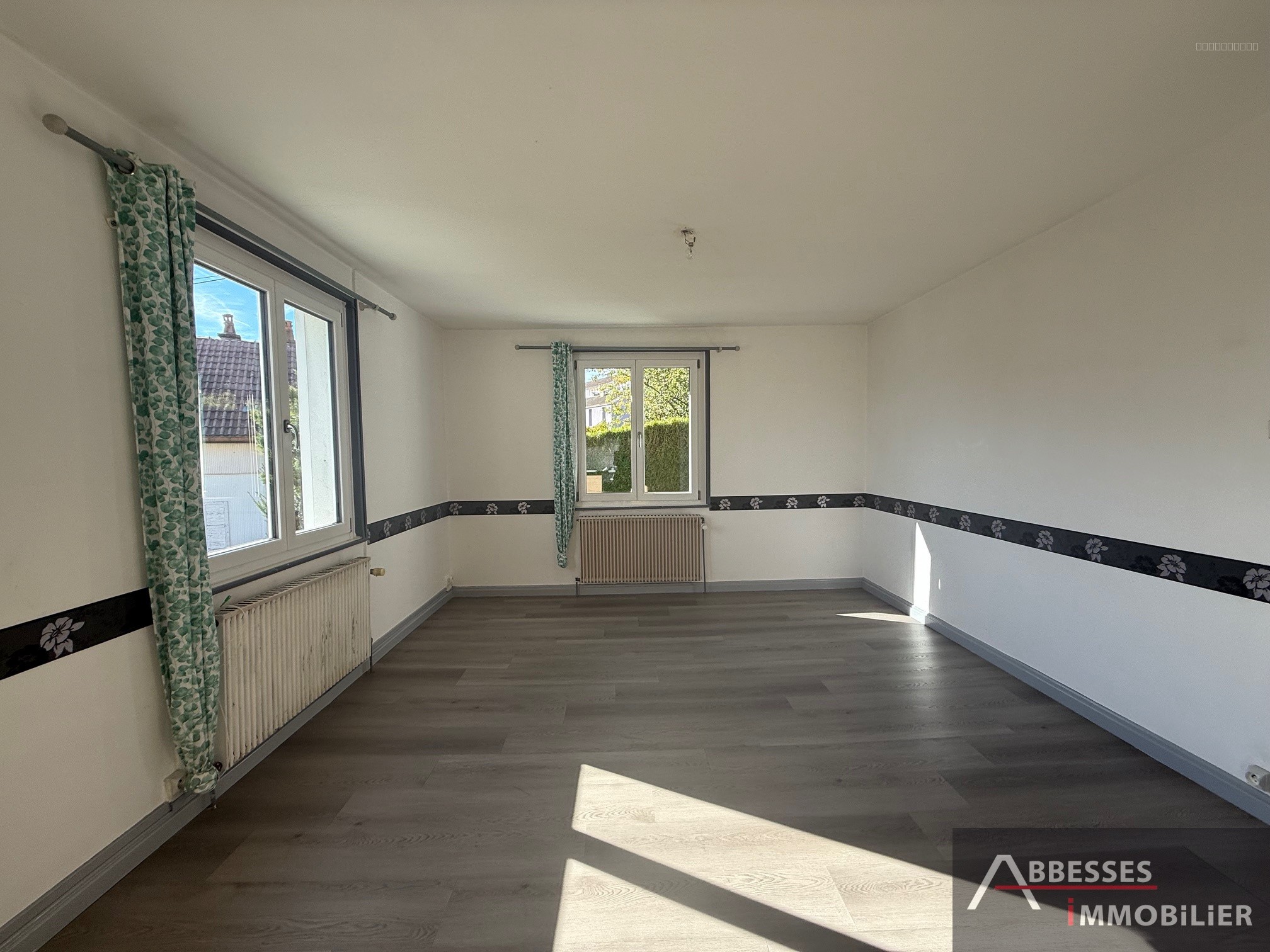 REMIREMONT - En impasse : Maison individuelle — photo 9