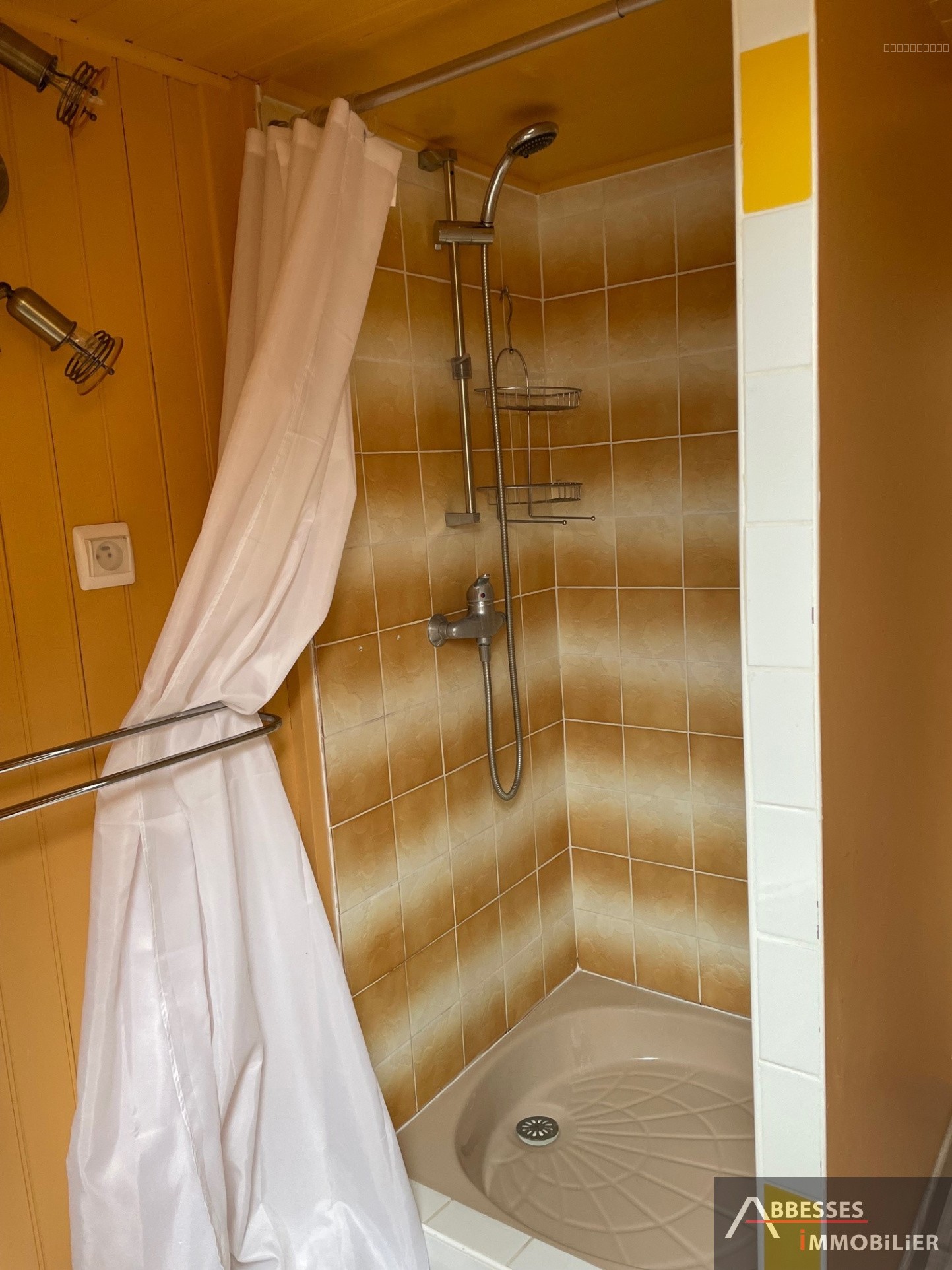 EN EXCLUSIVITÉ : REMIREMONT : Appartement de type F1 meublé - Idéal étudiant — photo 9