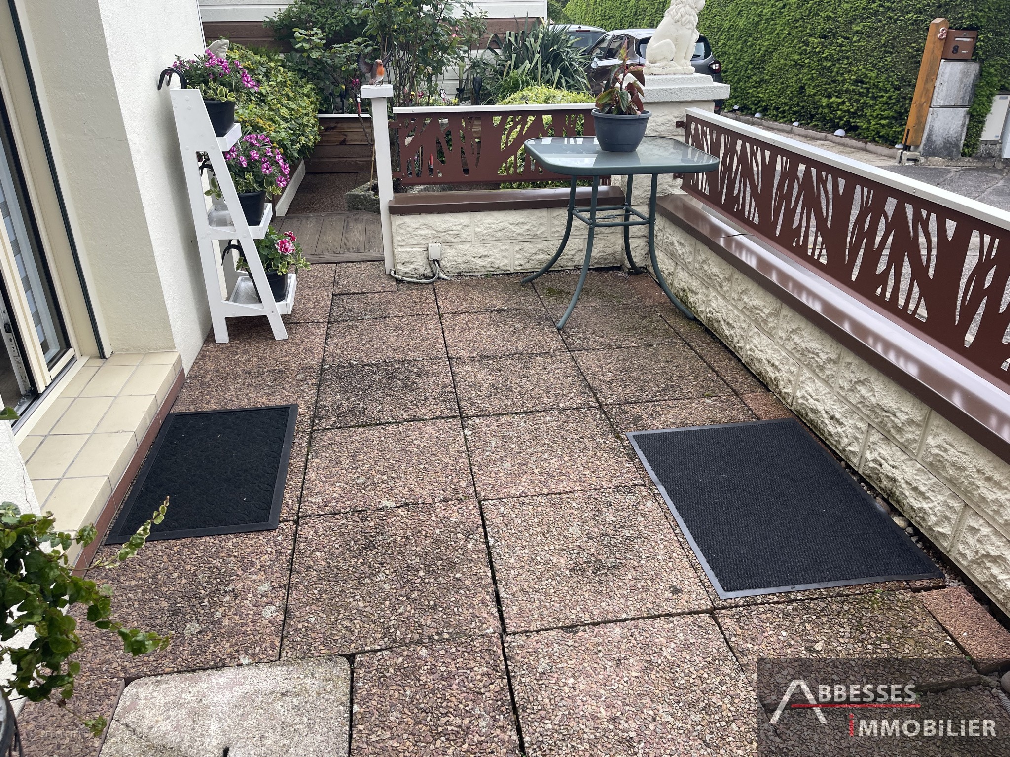 EN EXCLUSIVITE : REMIREMONT - Appartement F1 meublé avec petite terrasse — photo 4