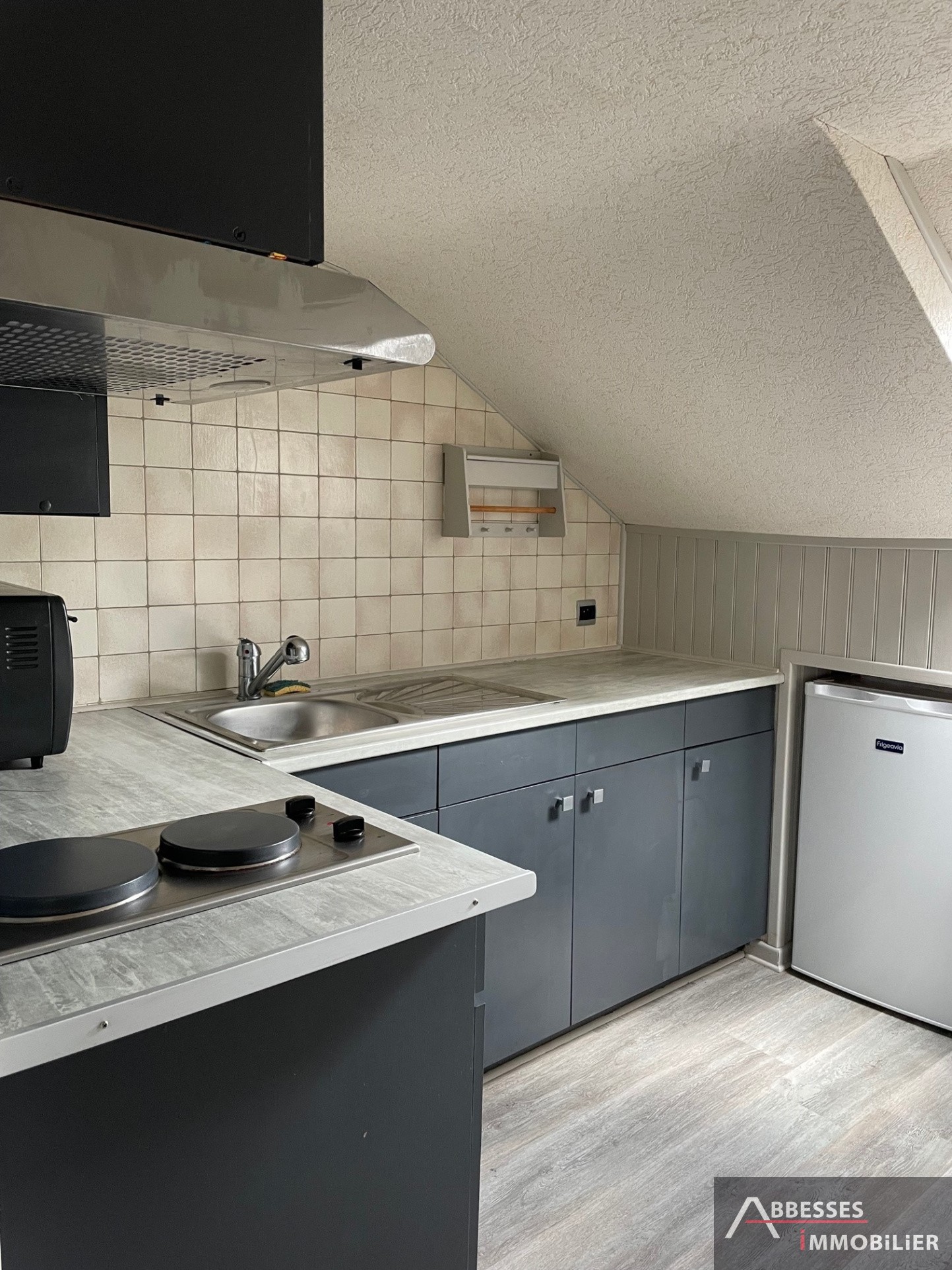 EN EXCLUSIVITÉ : REMIREMONT : Appartement de type F1 meublé - Idéal étudiant — photo 6