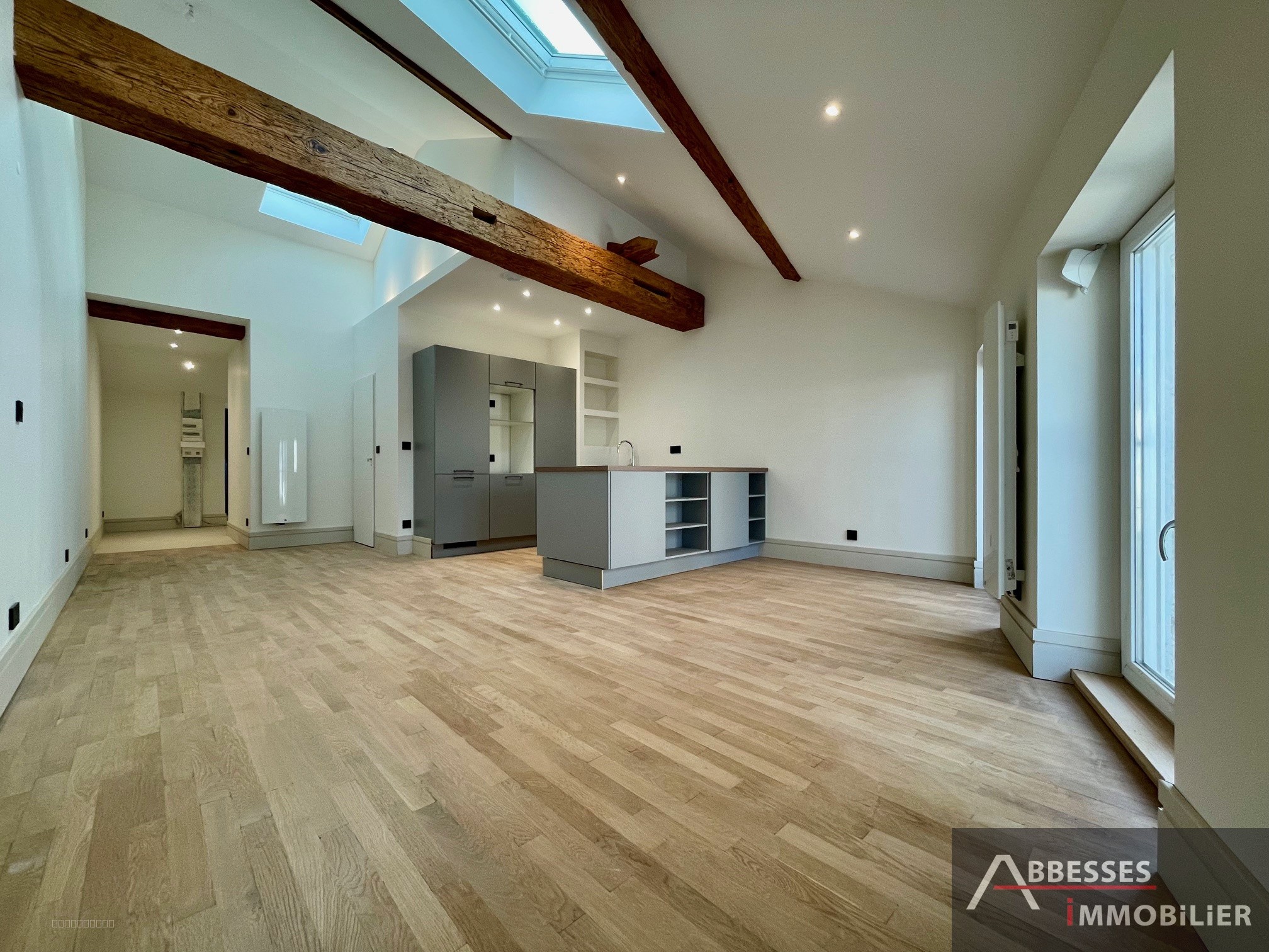 SOUS OFFRE D'ACHAT - EN EXCLUSIVITÉ : REMIREMONT EXTRA CENTRE : Appartement F2 entièrement rénové en 2025. — photo 2