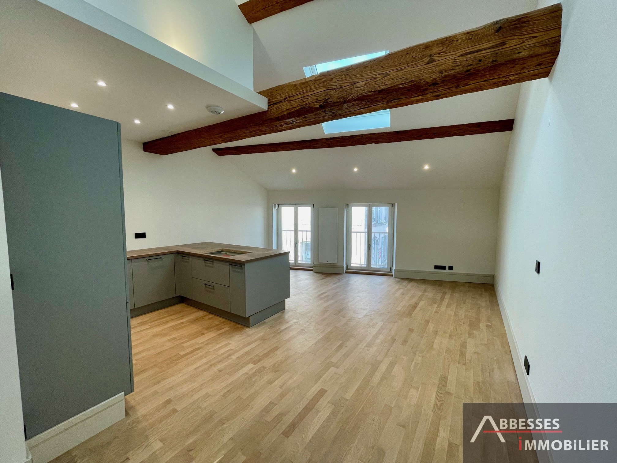 SOUS OFFRE D'ACHAT - EN EXCLUSIVITÉ : REMIREMONT EXTRA CENTRE : Appartement F2 entièrement rénové en 2025. — photo 6