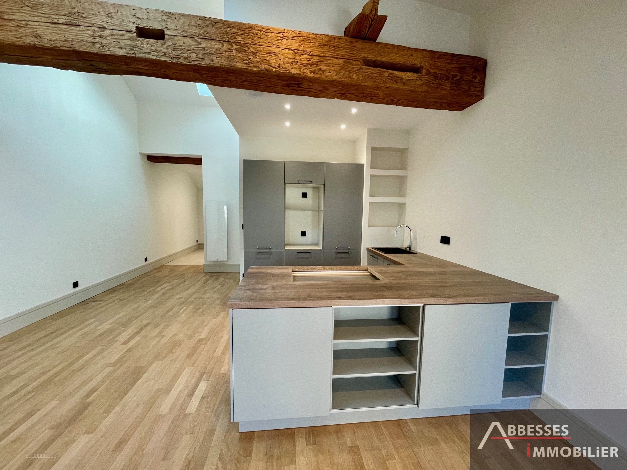 SOUS OFFRE D'ACHAT - EN EXCLUSIVITÉ : REMIREMONT EXTRA CENTRE : Appartement F2 entièrement rénové en 2025. — photo 4