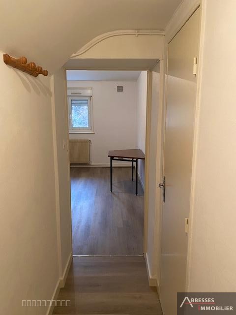 EN EXCLUSIVITÉ - REMIREMONT : Appartement de type F1 bis situé au 2ème étage — photo 6