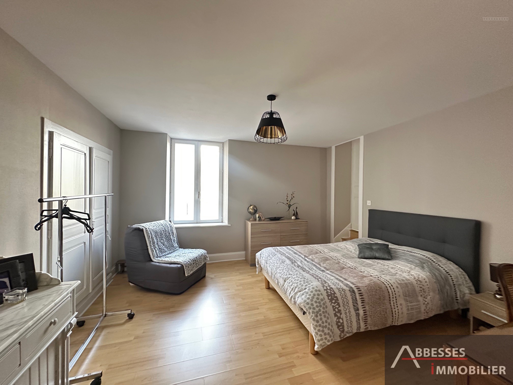 SAINT-AMÉ : Grand logement F7 'esprit maison de famille'  terrasse, terrain et stationnement — photo 9