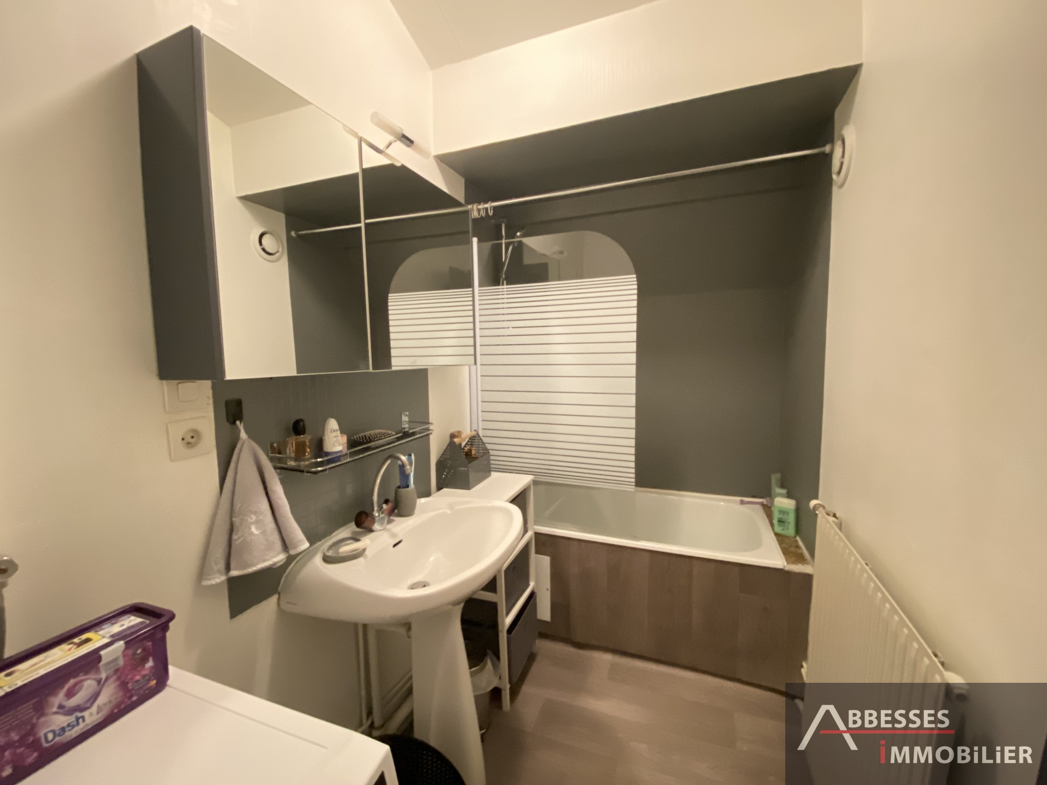 EN EXCLUSIVITE - REMIREMONT - Rue de la Xavée : Appartement F2 situé au 3ème étage — photo 6