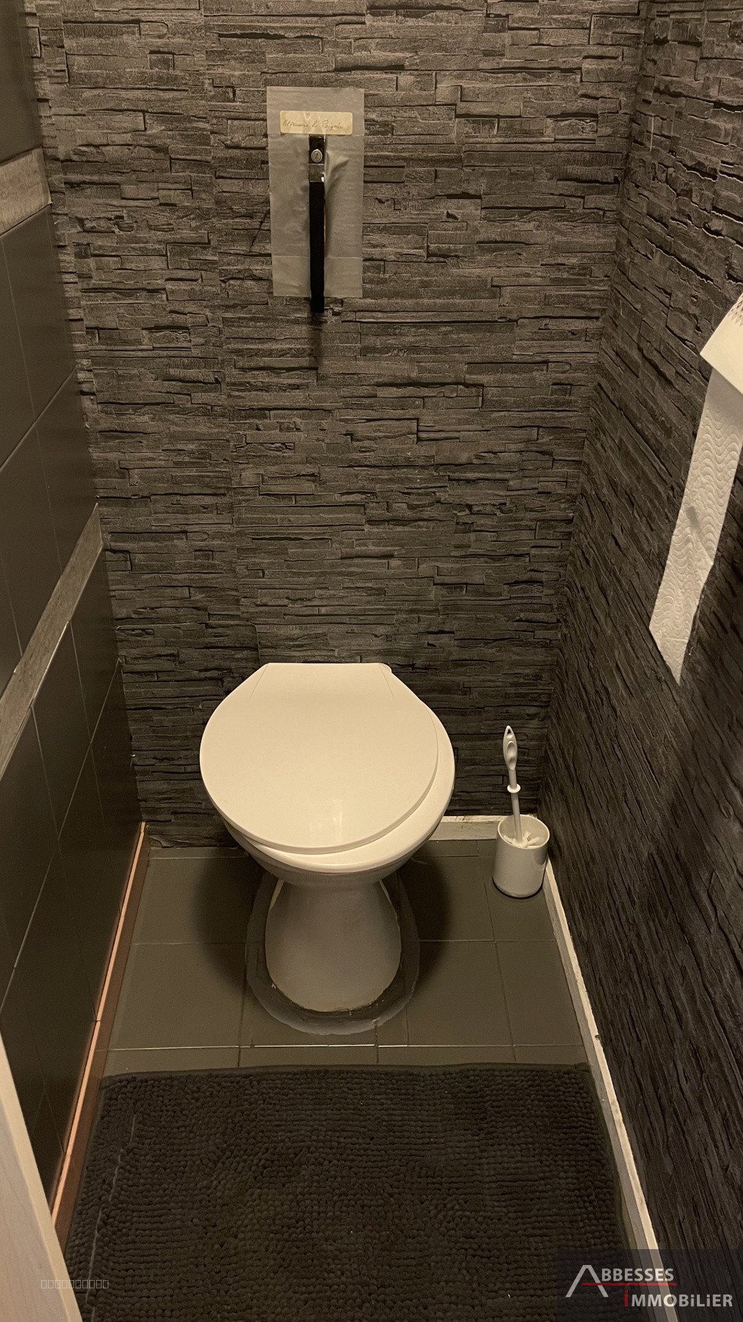 EN EXCLUSIVITE : REMIREMONT - Appartement F1 meublé avec petite terrasse — photo 8