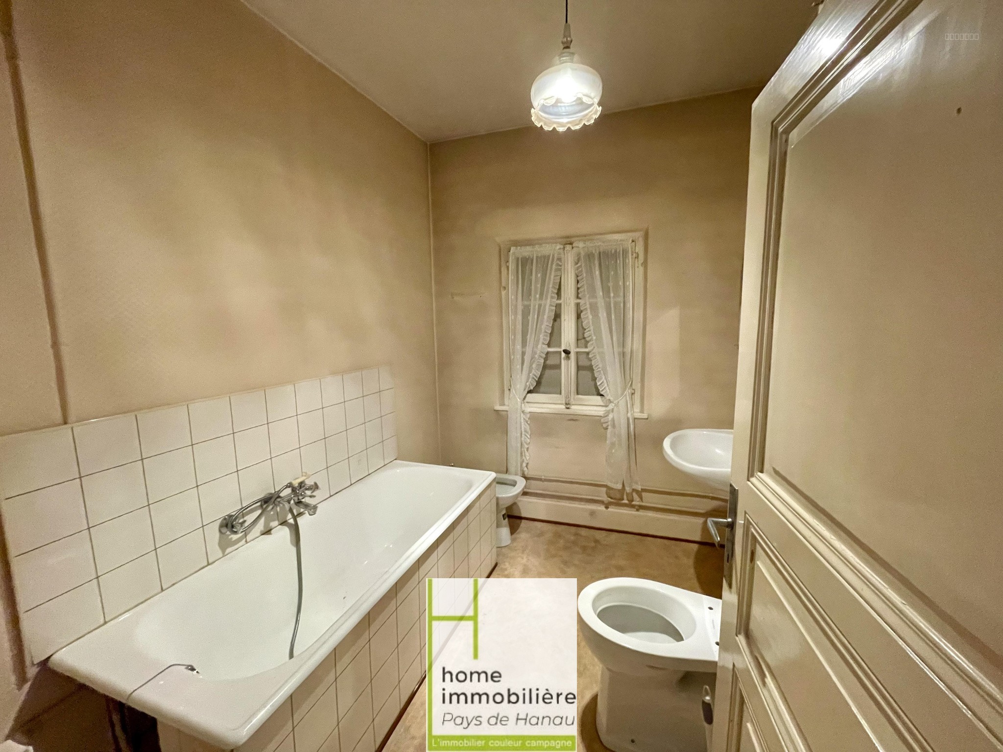 grand immeuble MIXTE COMMERCIAL EN BON ETAT — photo 13