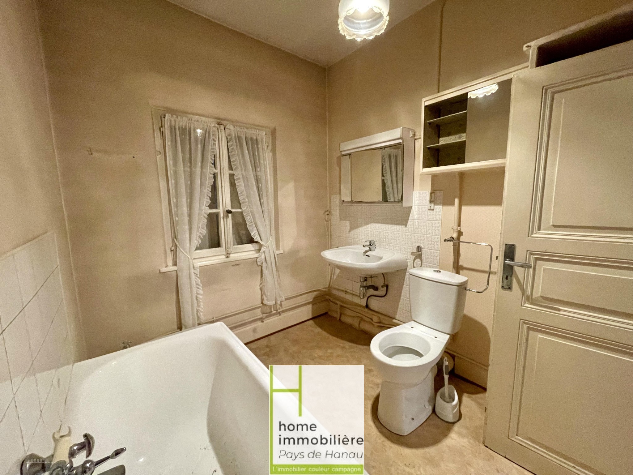 grand immeuble MIXTE COMMERCIAL EN BON ETAT — photo 14