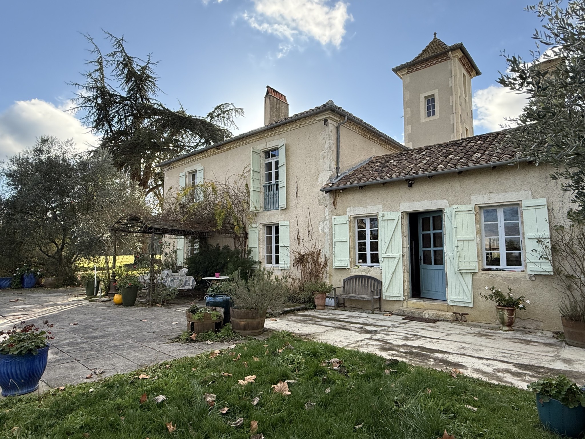 Maison avec jardin dans le centre de Gondrin — photo 19