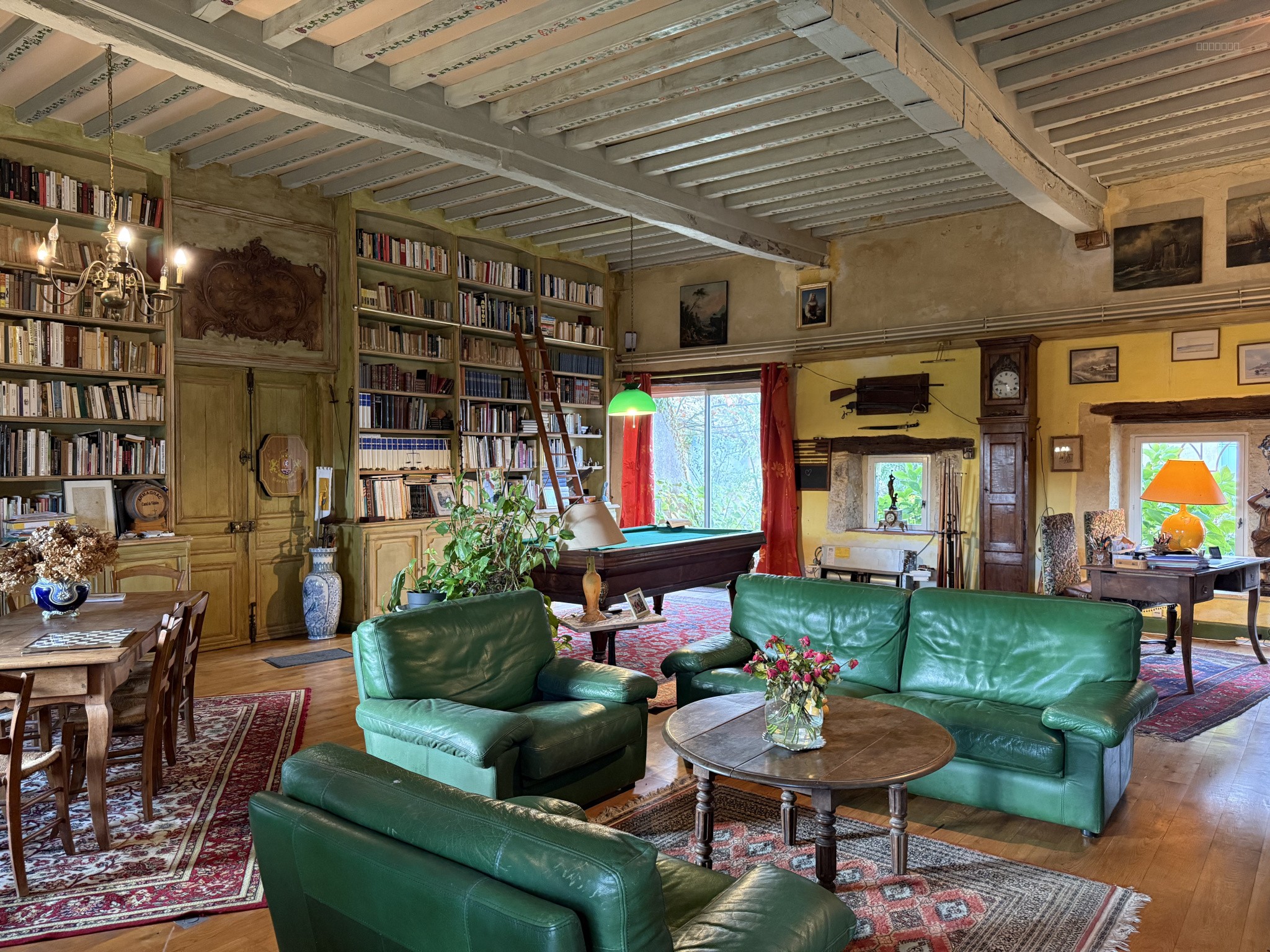 Maison avec jardin dans le centre de Gondrin — photo 3