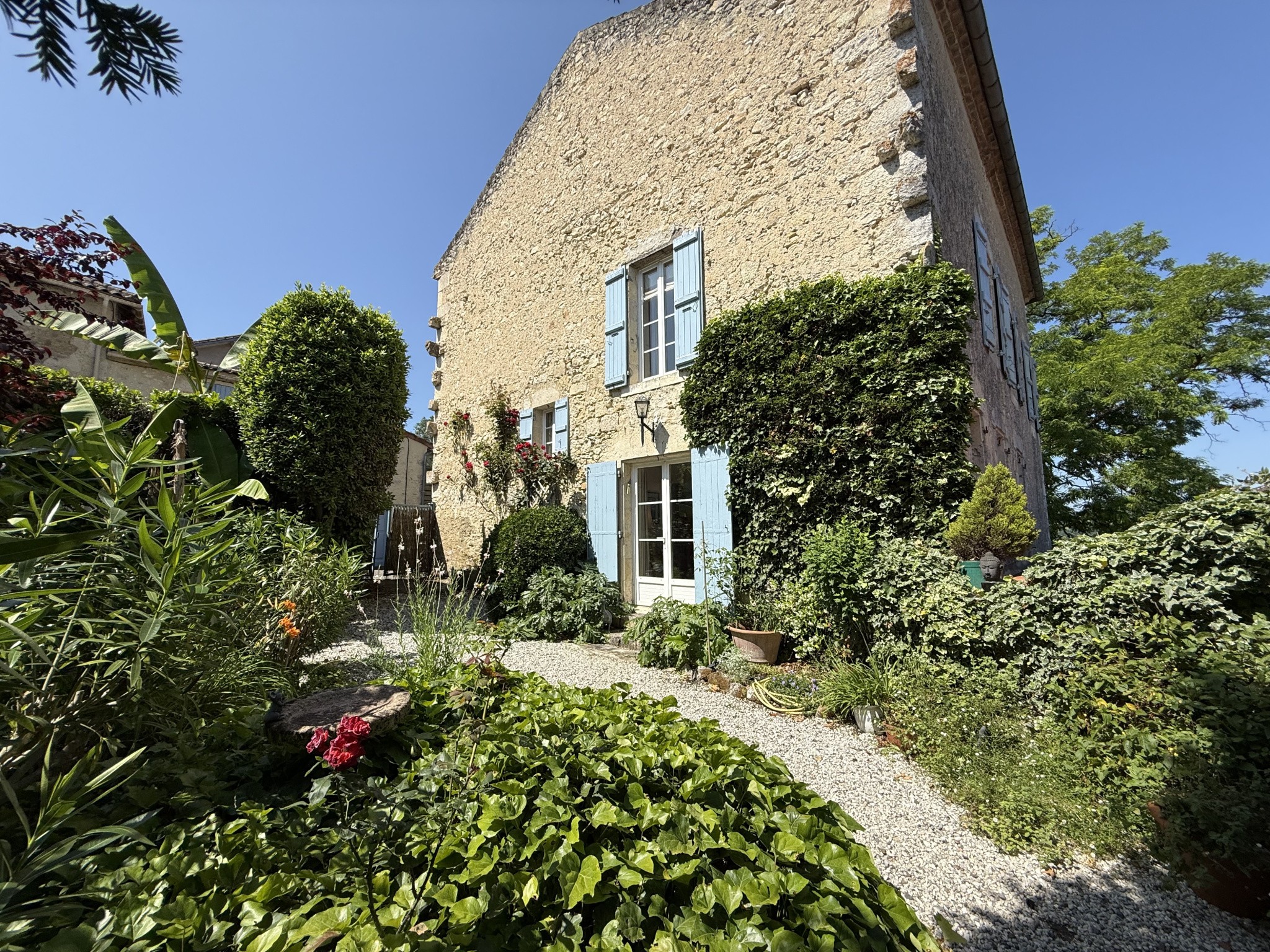 Ancien presbytère avec jardin dans le cœur du village de Montréal du Gers — photo 20