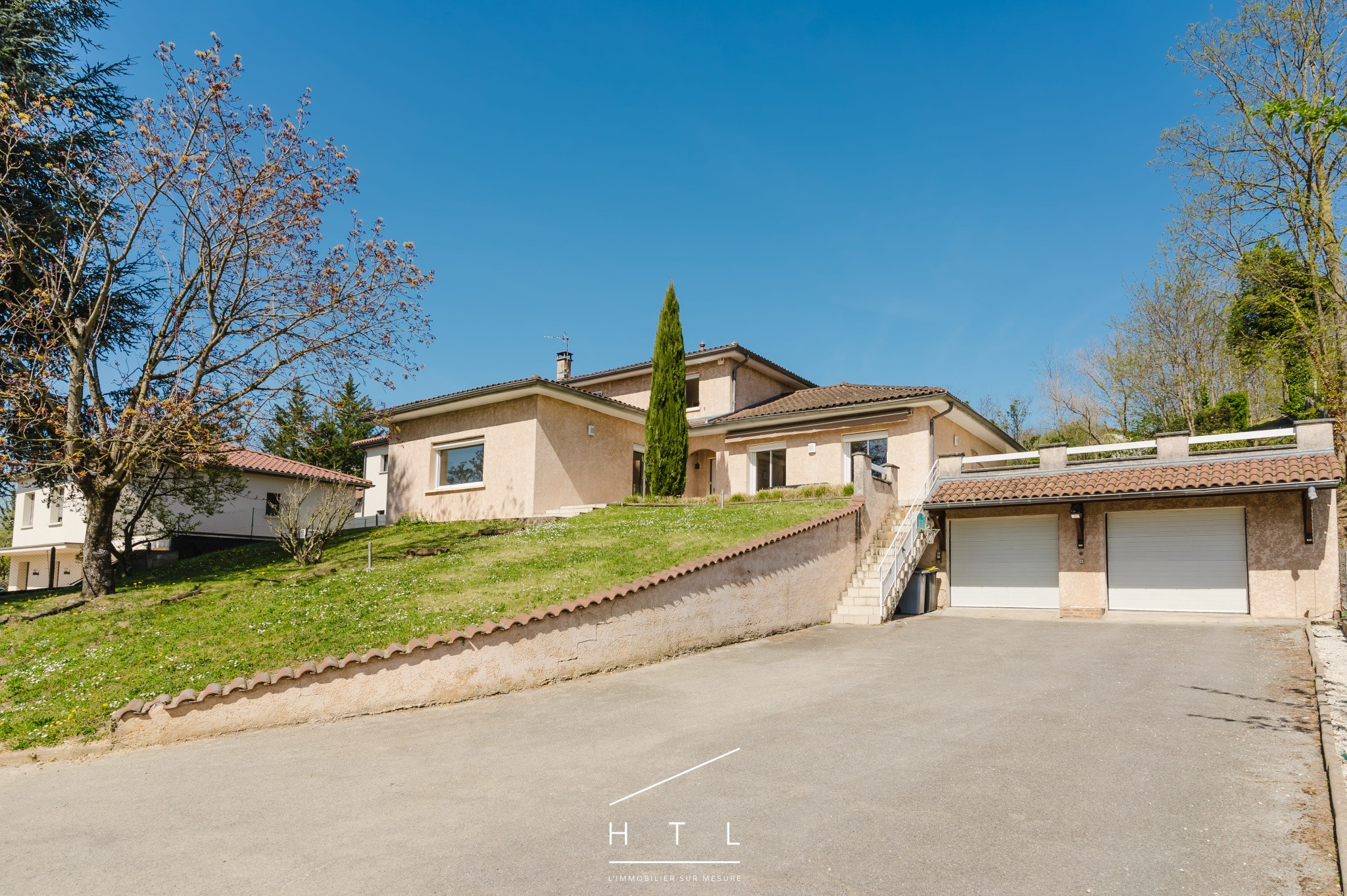 225 m2 maison individuelle avec dépendance piscine terrain 2 475 m2 Frans — photo 2
