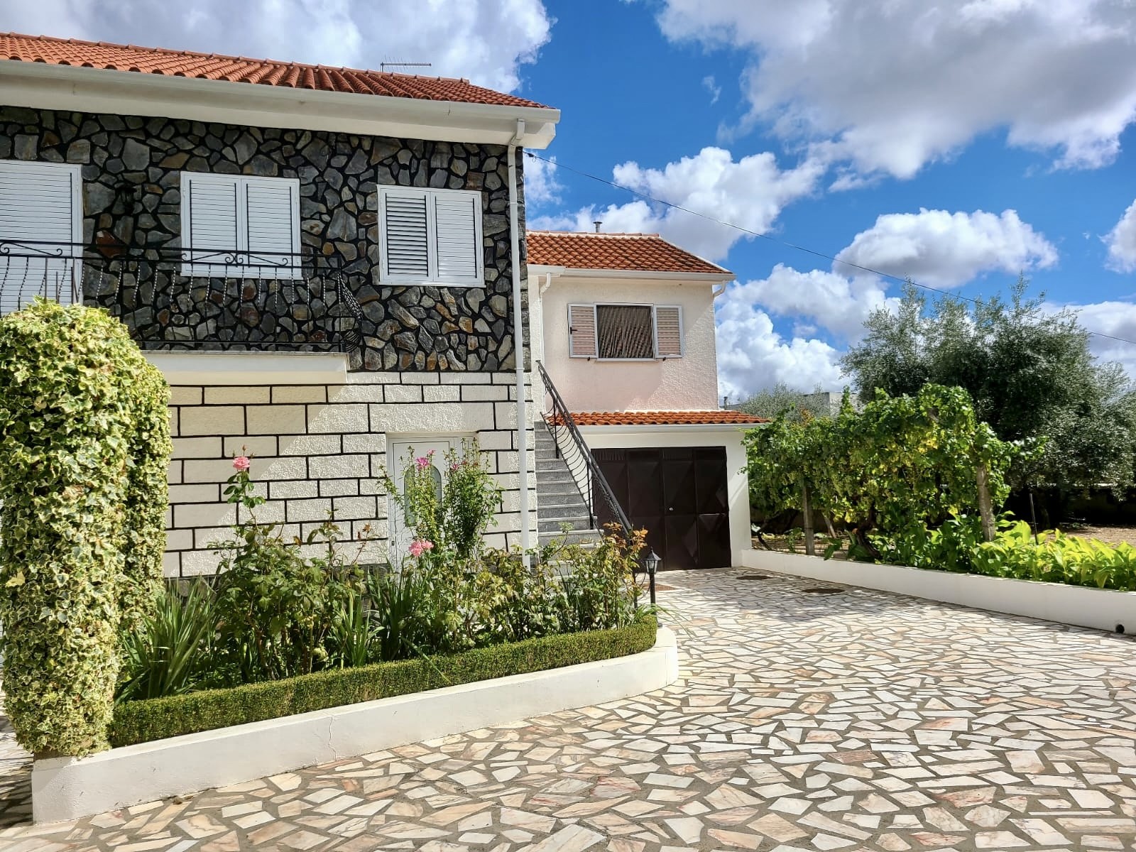 Maison 12 pièces - 9 chambres - 350 m2 sur la commune de Belmonte au Portugal — photo 2