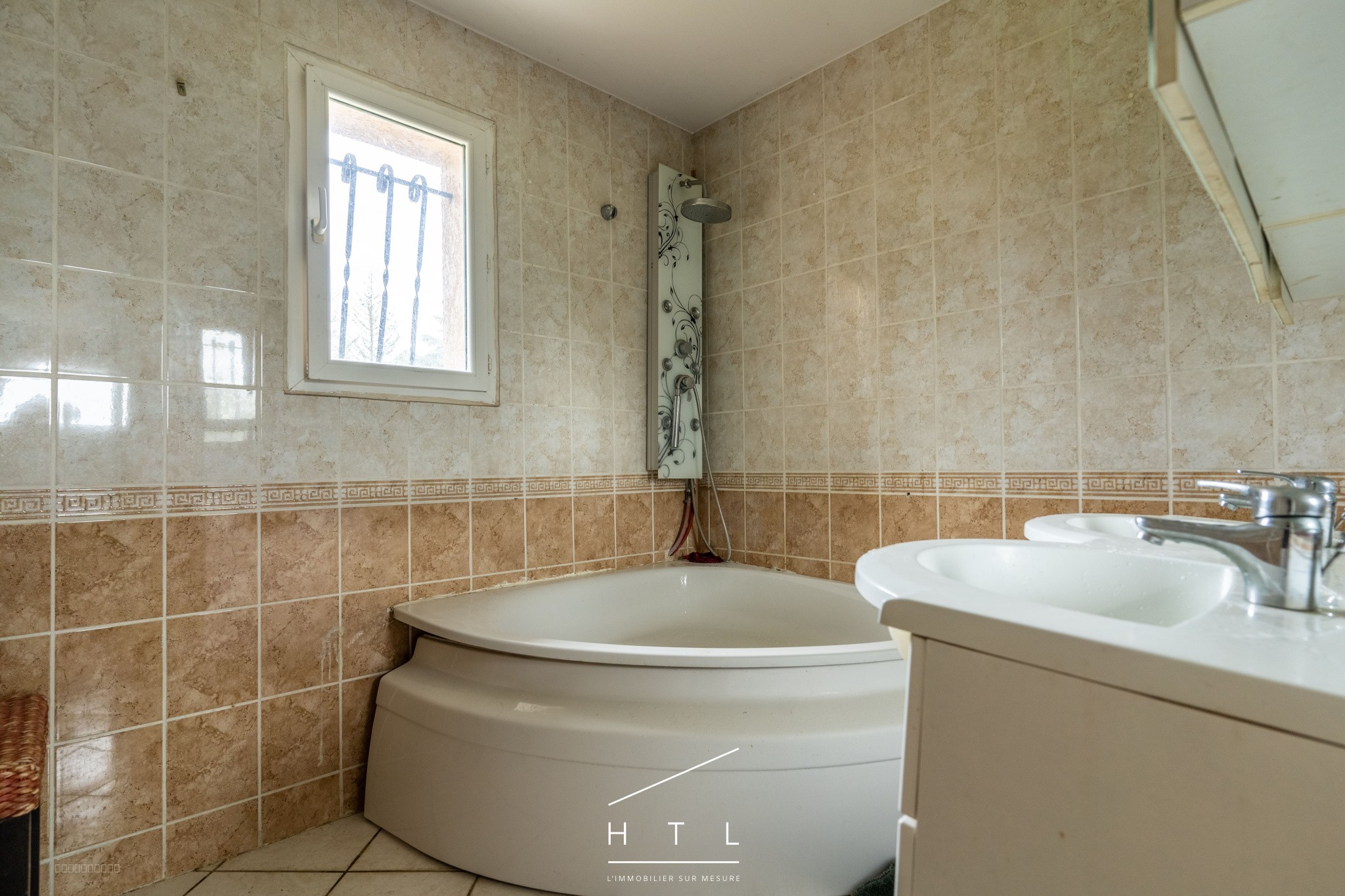 Maison 215 m2 Dardilly terrain 3 787 m2 5 chambres DPE B — photo 12