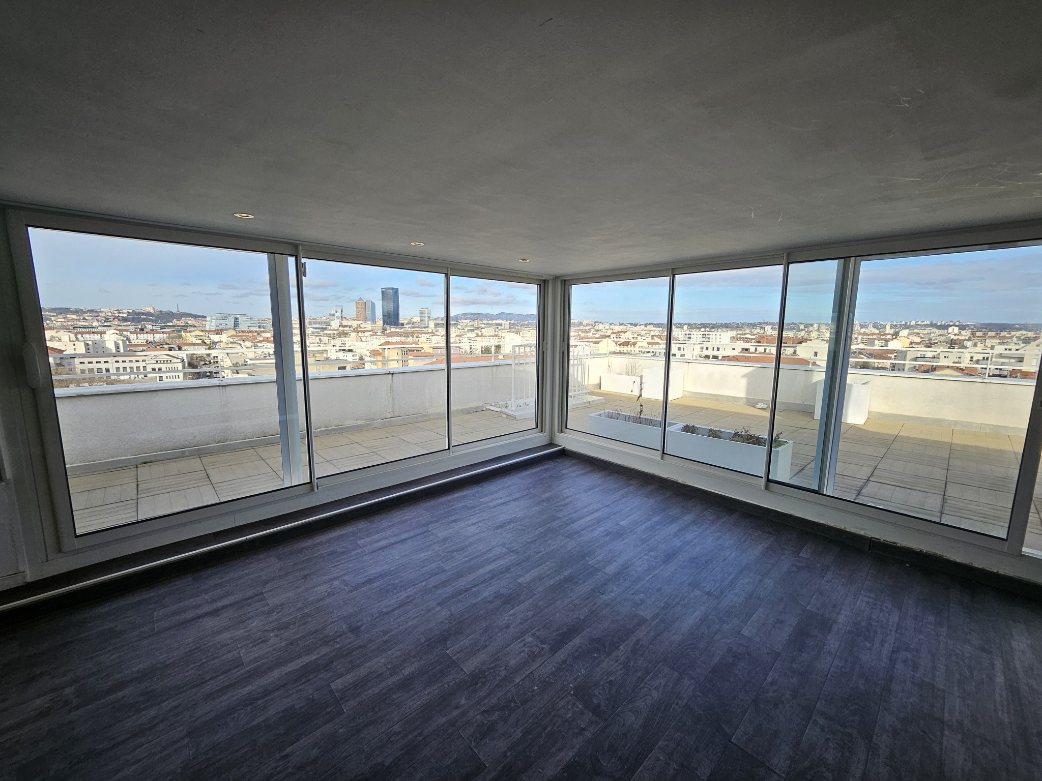 Duplex dernier étage. Vue magnifique Monplaisir/Monchat — photo 2