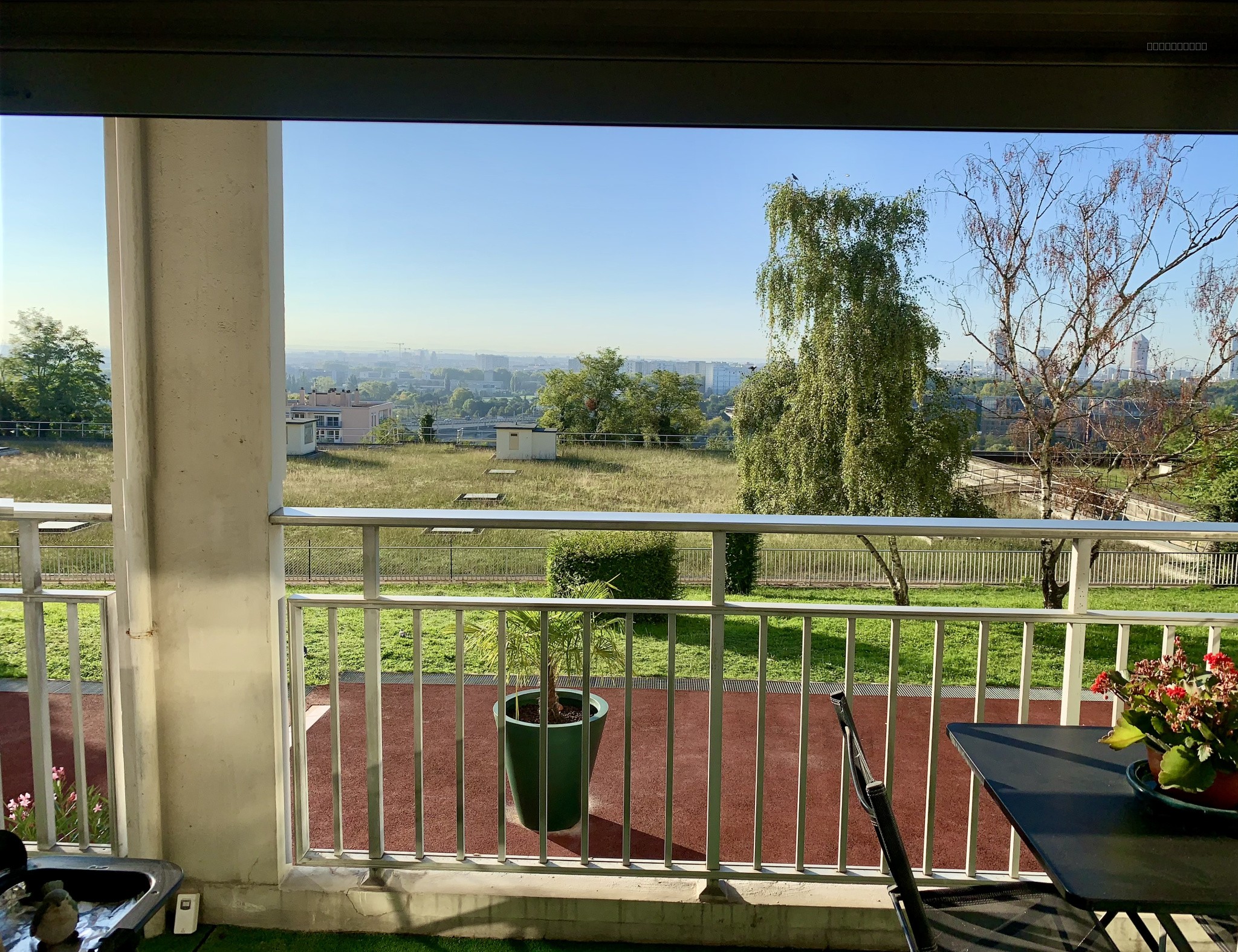 Caluire Appartement de type 2 - Surface 42 m2 - Piscine et tennis — photo 3