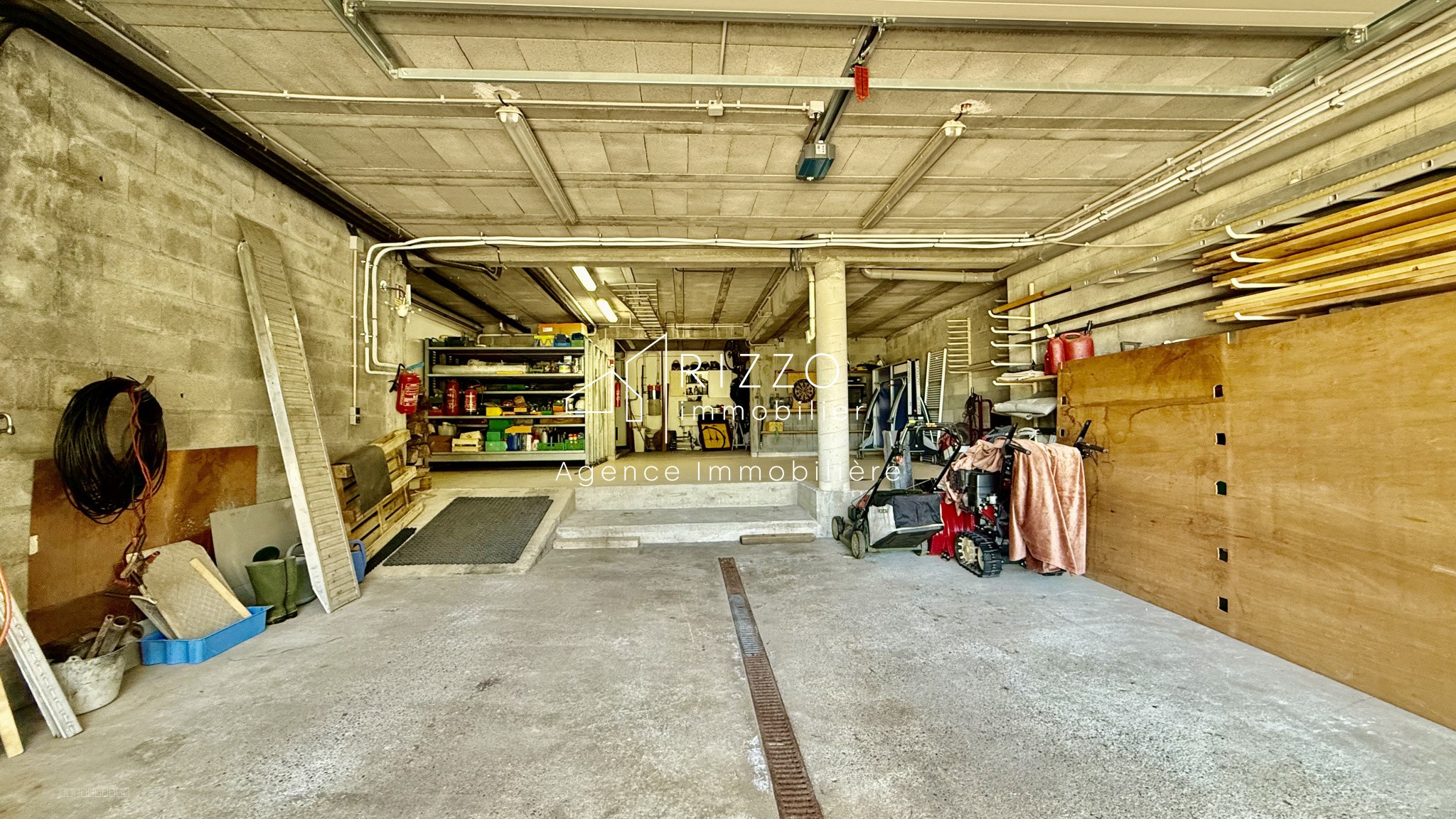 Maison de 303 m2 sur 1300 m2 à Mijoux — photo 18