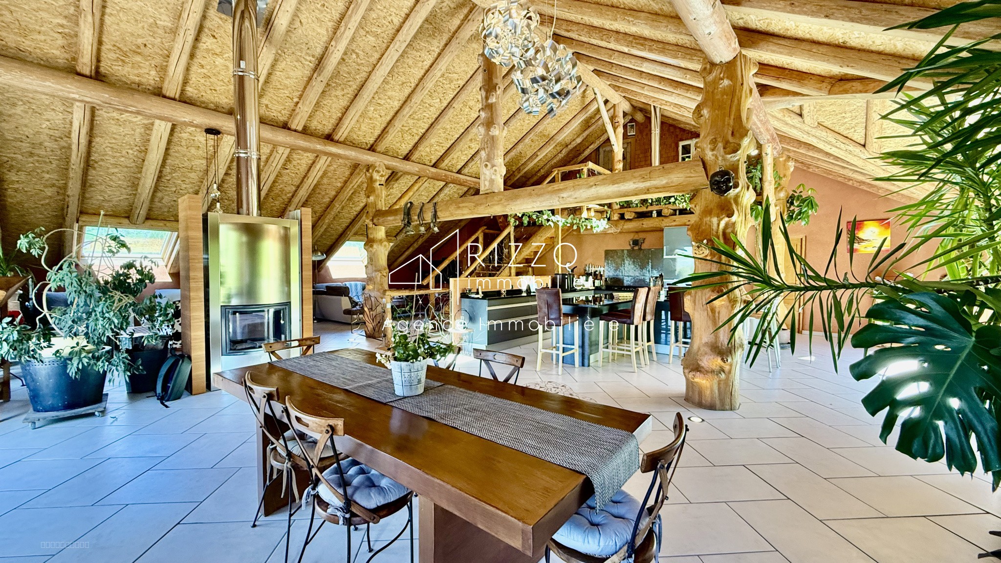 Maison de 303 m2 sur 1300 m2 à Mijoux — photo 2