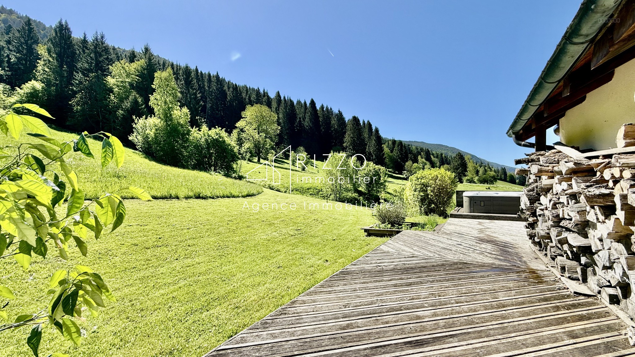 Maison de 303 m2 sur 1300 m2 à Mijoux — photo 7