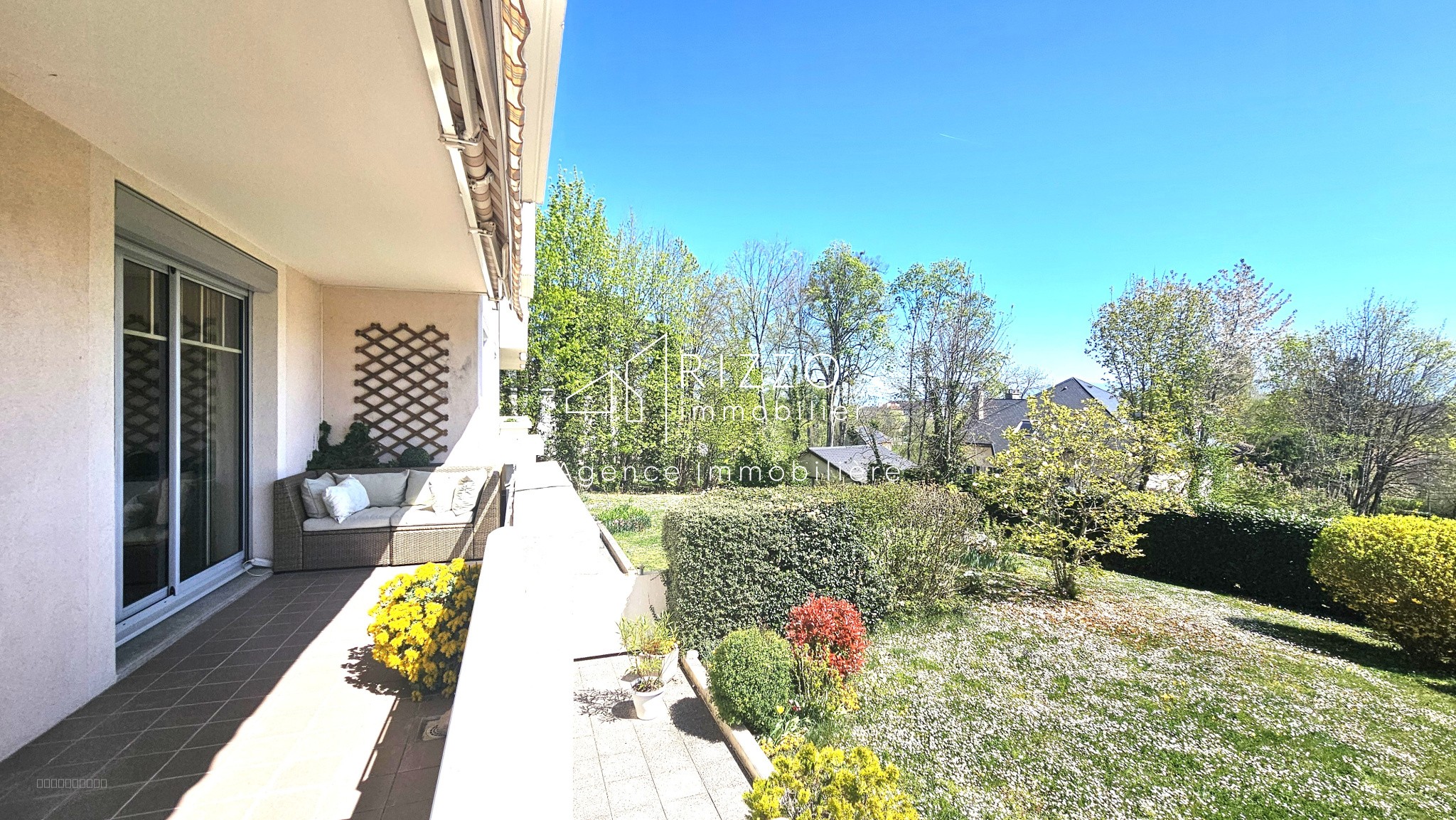 Divonne, T5 de 152m2, vue Mont Blanc, 2 terrasses, 1 garage double — photo 2