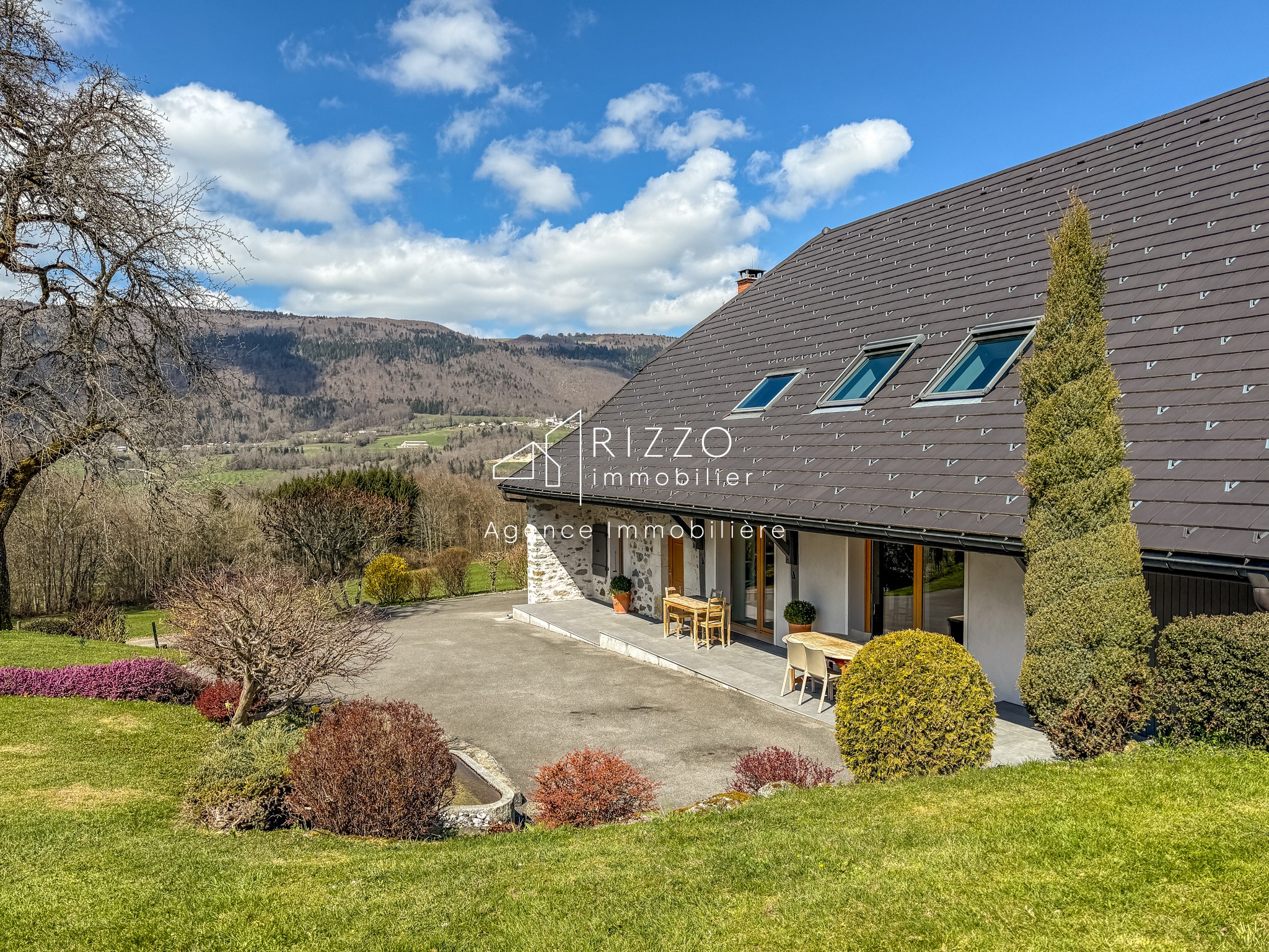 Ferme de prestige de 202 m2, sur 2545 m2 de terrain plat — photo 2