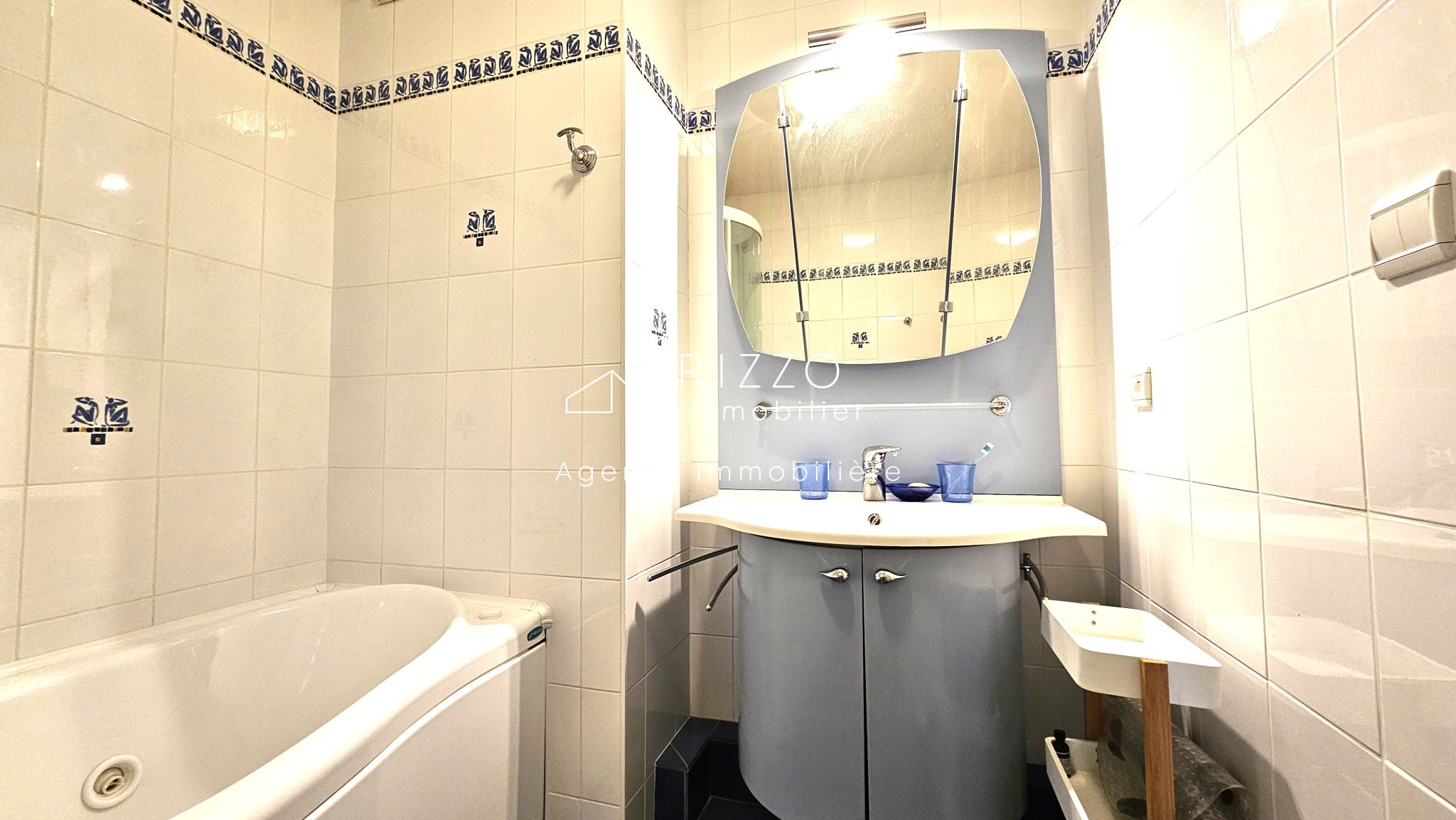 Divonne, T5 de 152m2, vue Mont Blanc, 2 terrasses, 1 garage double — photo 15