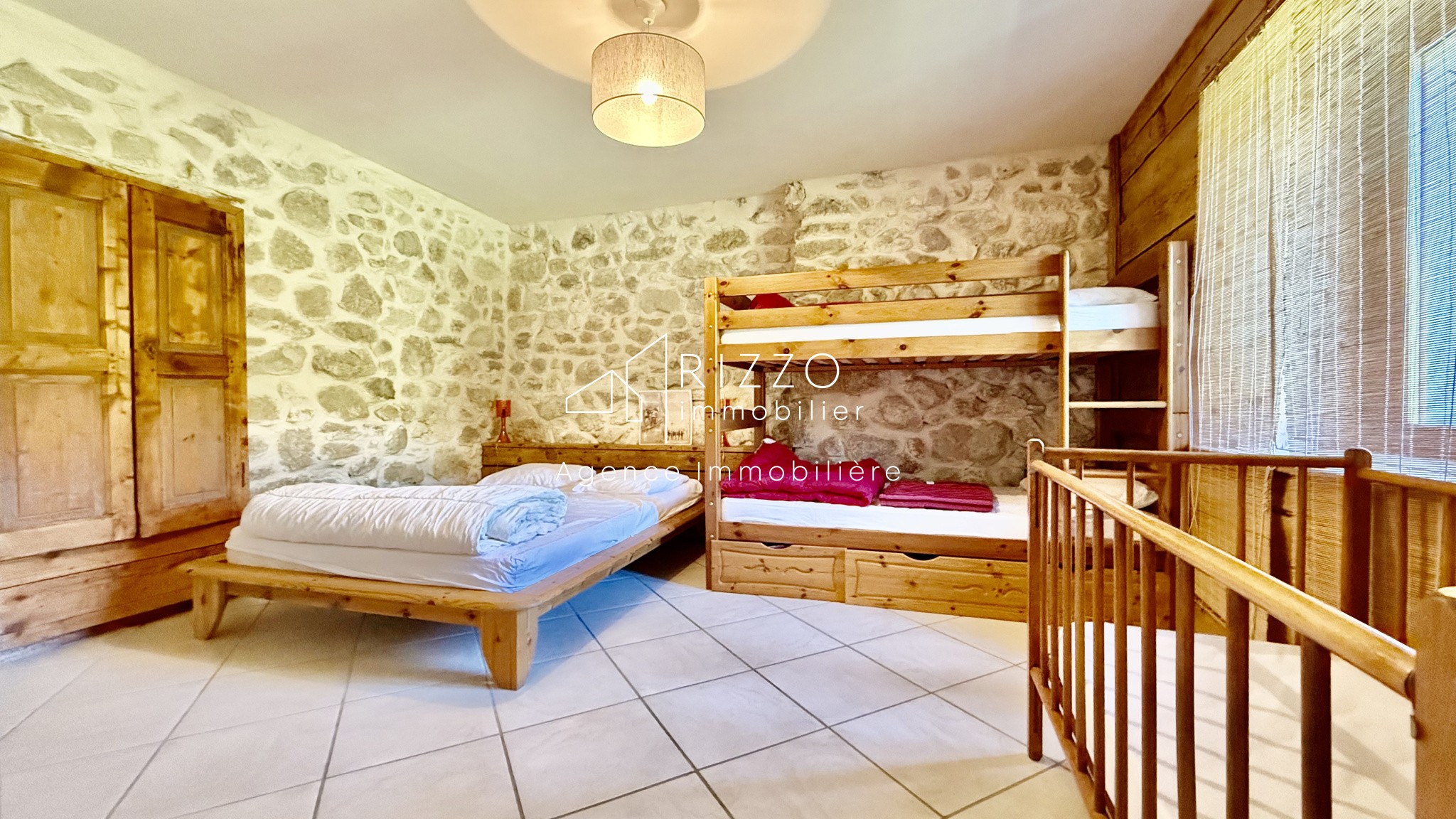 Maison de 303 m2 sur 1300 m2 à Mijoux — photo 17