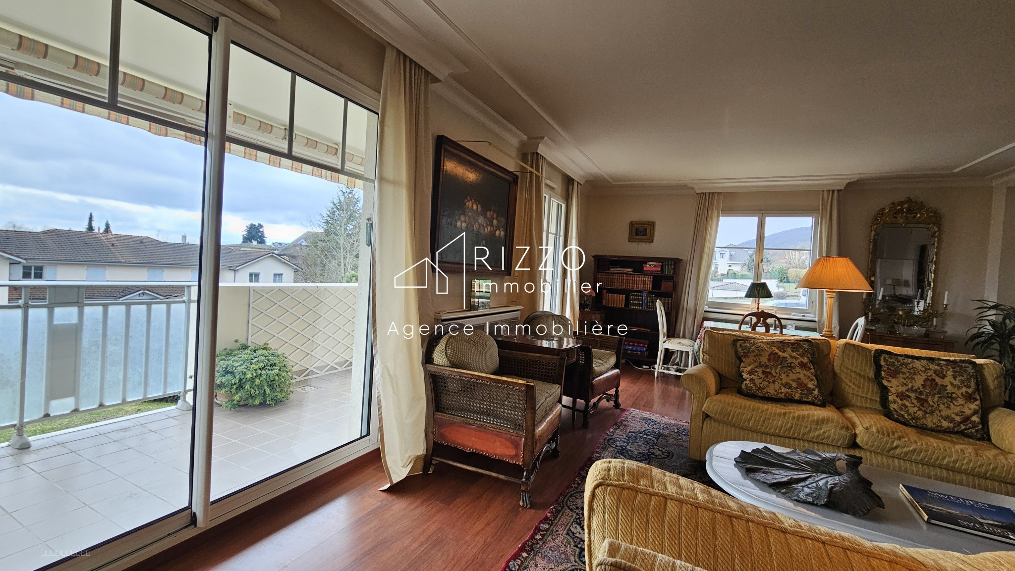 Divonne, T5 de 152m2, vue Mont Blanc, 2 terrasses, 1 garage double — photo 18