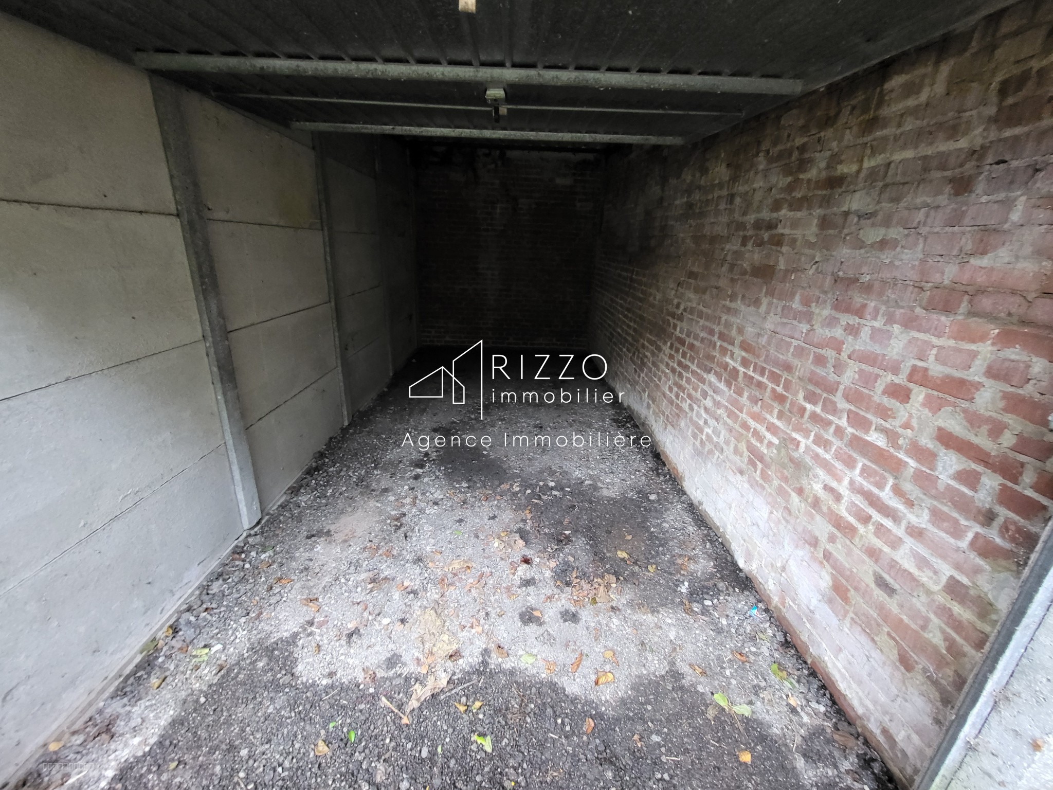 Garage — photo 2