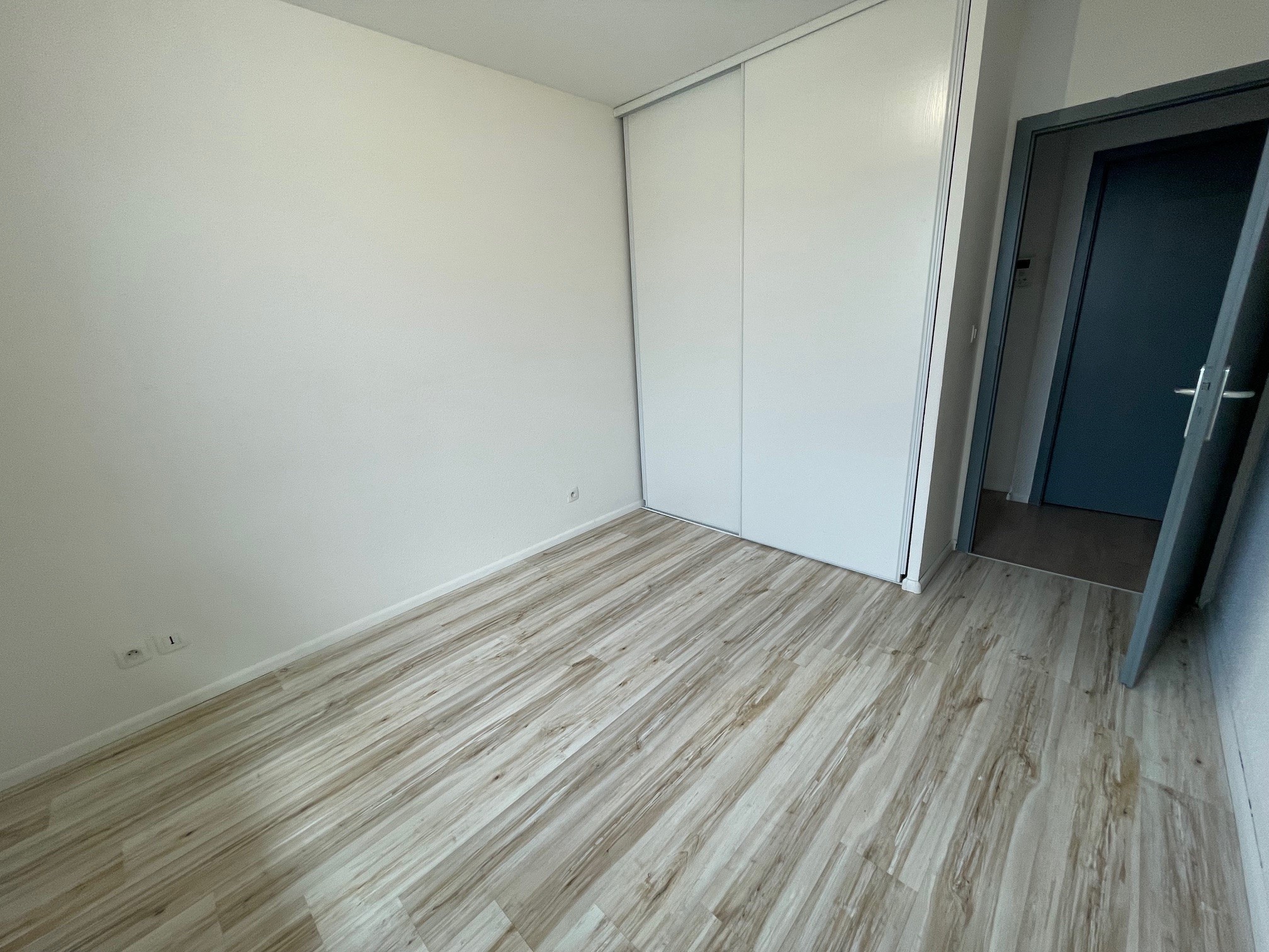 Joli T2 de 452 avec balcon — photo 4