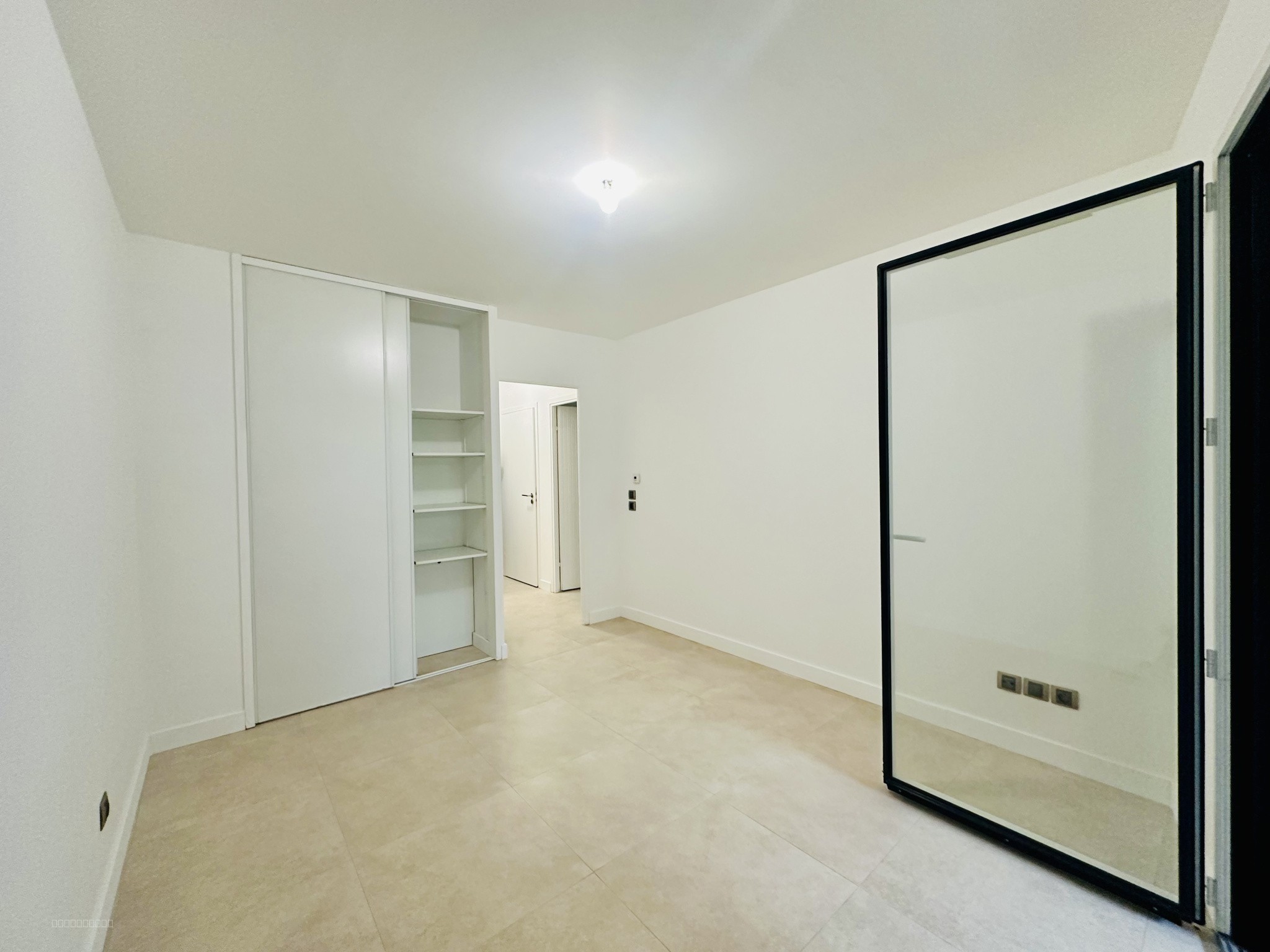 EXCLUSIVITE LATTES CENTRE   APPARTEMENT 45M2 AVEC TERRASSE DE 17M2 DOUBLE GARAGE A 150M DU TRAM — photo 2