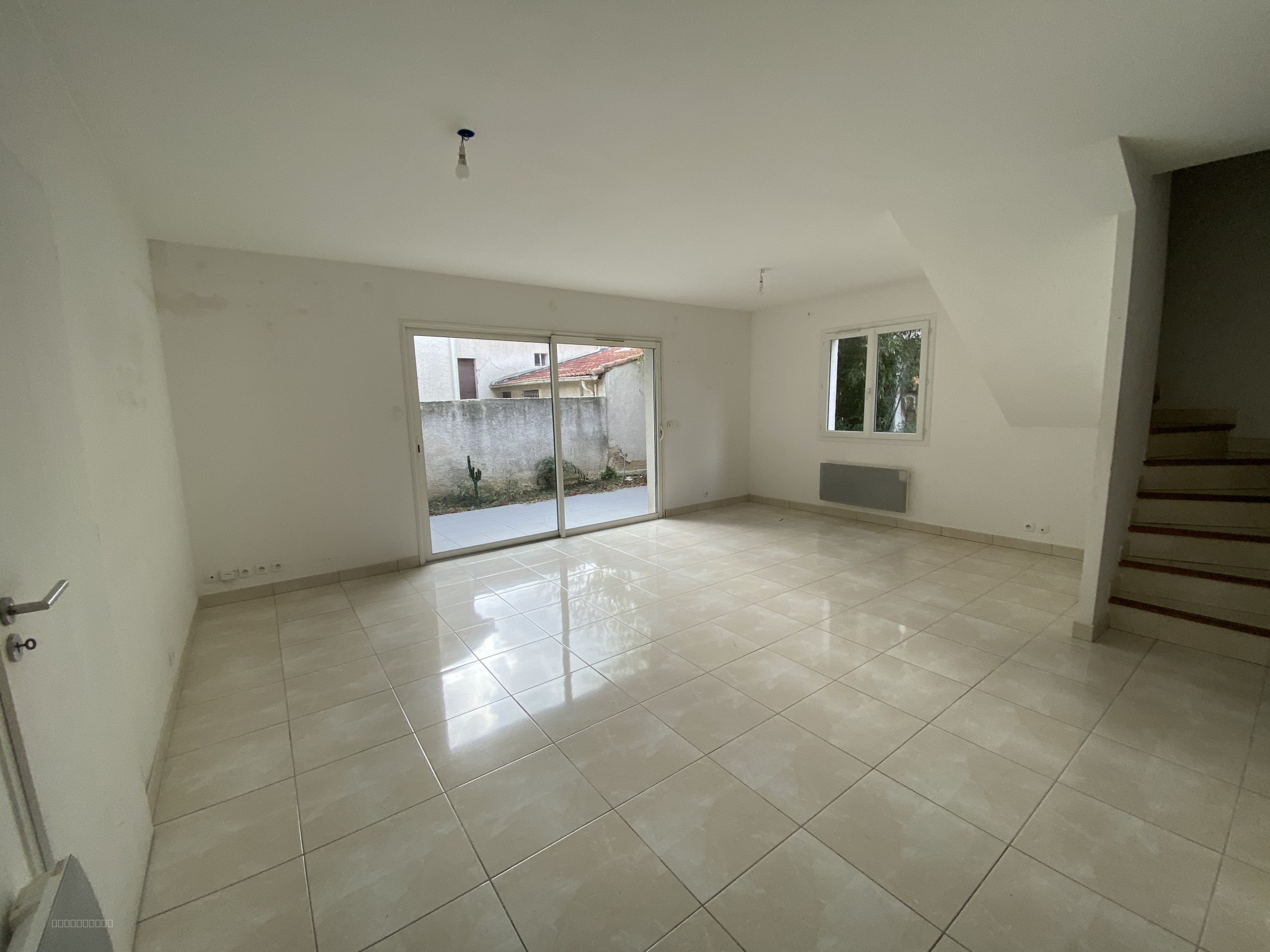 EXCLUSIVITÉ - MONTPELLIER SUD - Villa T4 CONTEMPORAINE de 95m2 sur 280m2 de terrain avec GARAGE ! — photo 2