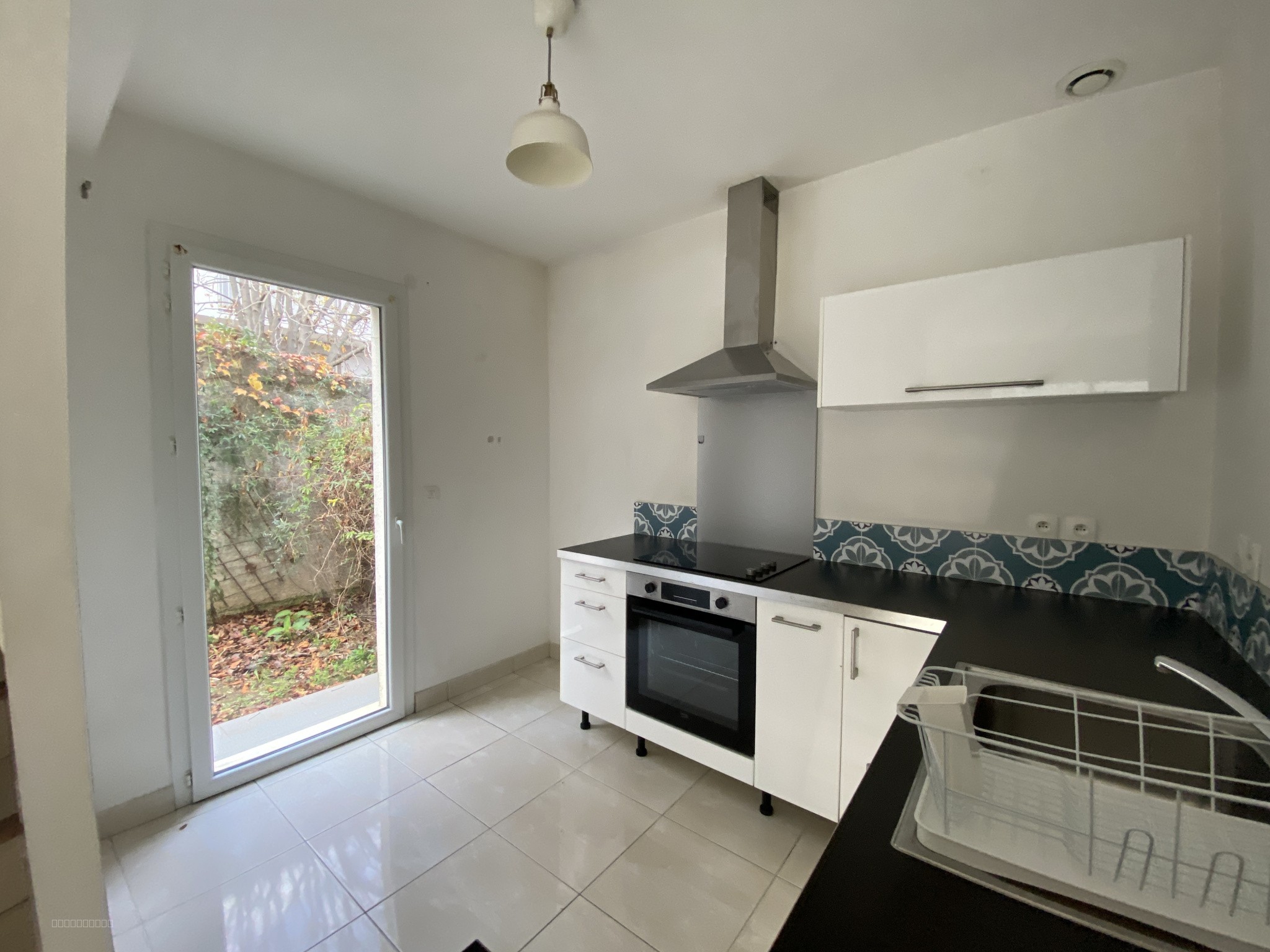 EXCLUSIVITÉ - MONTPELLIER SUD - Villa T4 CONTEMPORAINE de 95m2 sur 280m2 de terrain avec GARAGE ! — photo 4