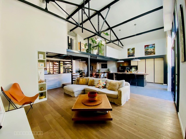 LATTES CENTRE   Bien RARE, maison STYLE LOFT T5 d’environ 170m2 avec PISCINE ! — photo 2
