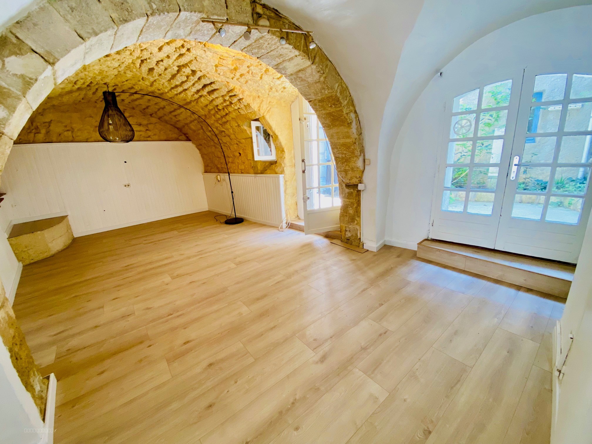 Villeneuve les Maguelone - Maison de village T3 de 65m2 plain-pied avec une cour de 20m2 une dependance, une c — photo 2