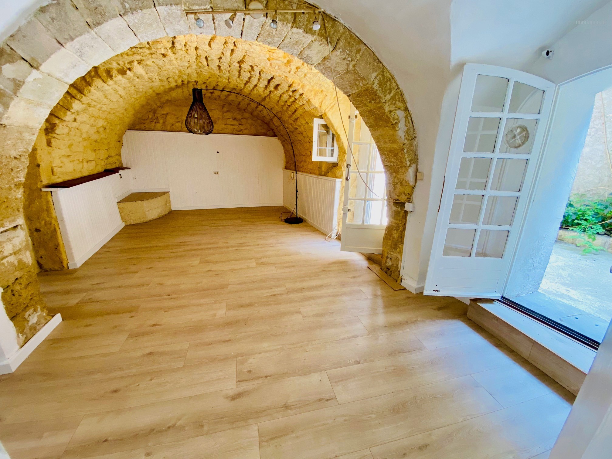 Villeneuve les Maguelone - Maison de village T3 de 65m2 plain-pied avec une cour de 20m2 une dependance, une c — photo 3