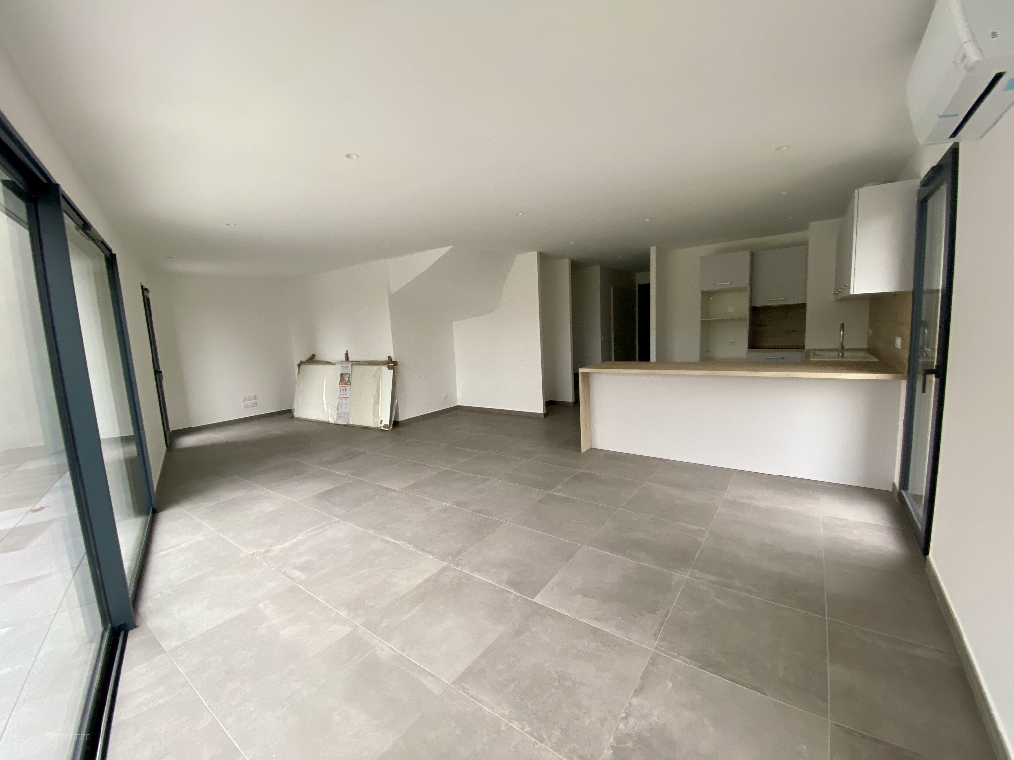 LAVERUNE - VILLA NEUVE T5 — photo 2