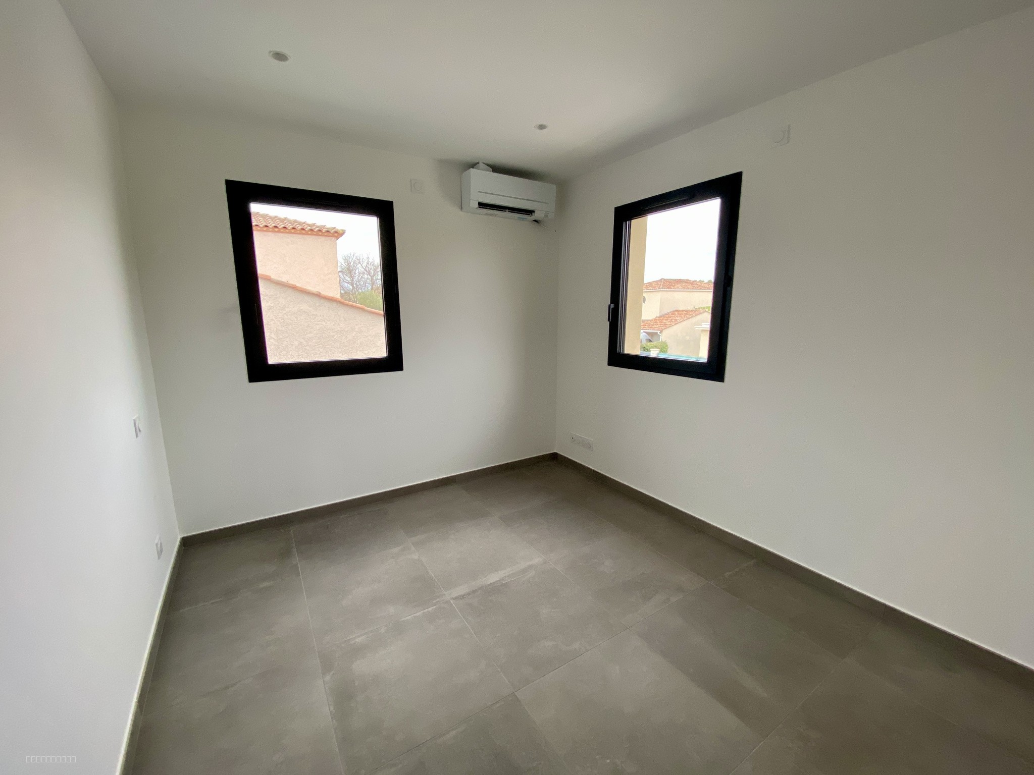 LAVERUNE - VILLA NEUVE T5 — photo 8