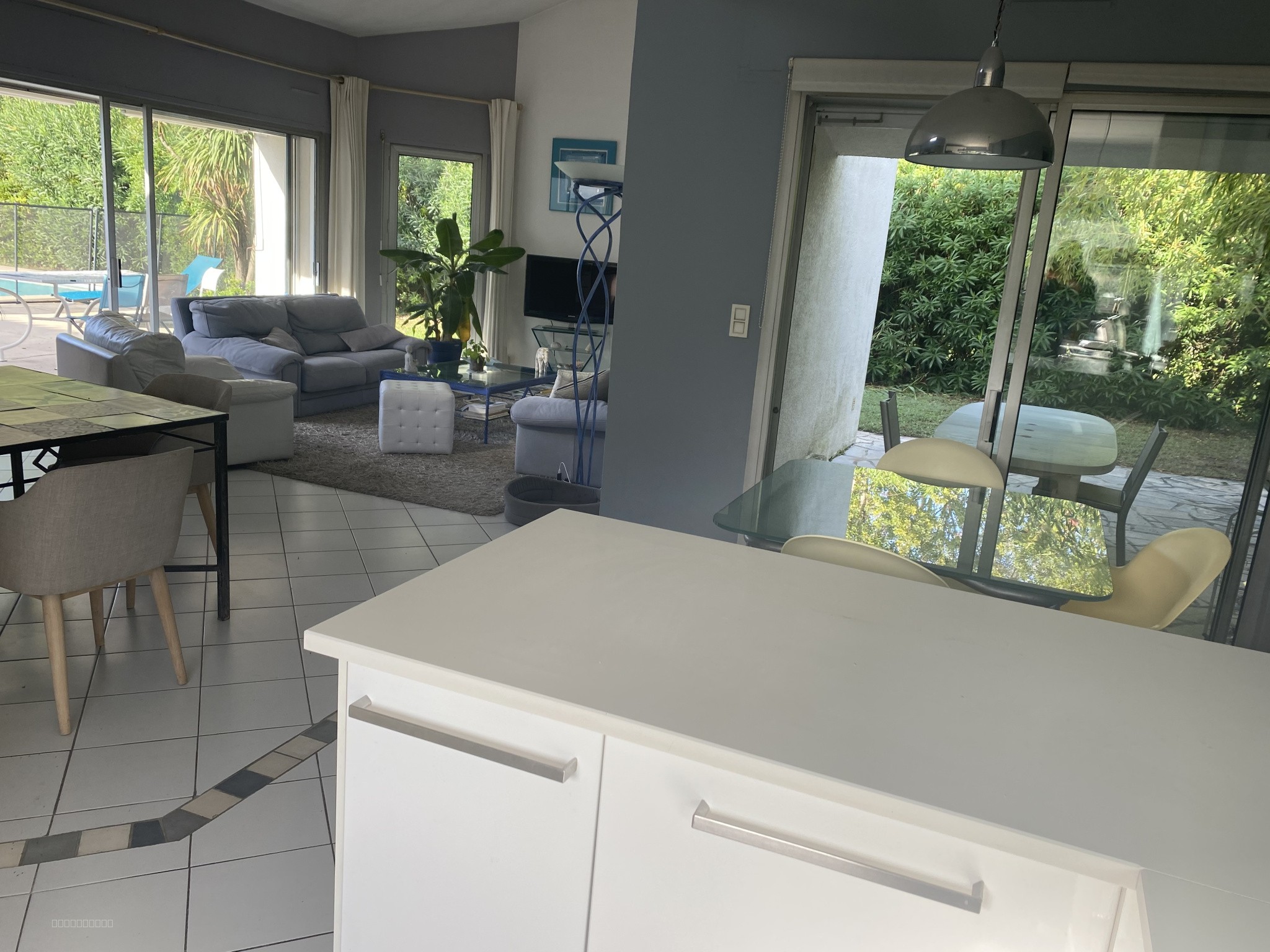 BIEN D'EXCEPTION LATTES - Villa d'architecte 180M2 habitable sur 1693M2 de terrain. maison de plain pied, dans — photo 4