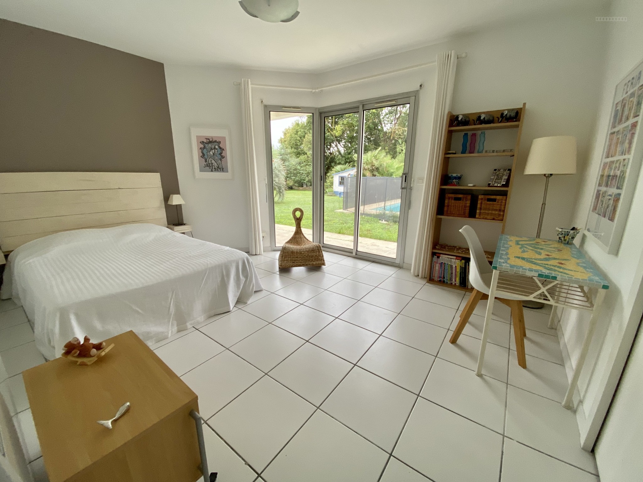 BIEN D'EXCEPTION LATTES - Villa d'architecte 180M2 habitable sur 1693M2 de terrain. maison de plain pied, dans — photo 9