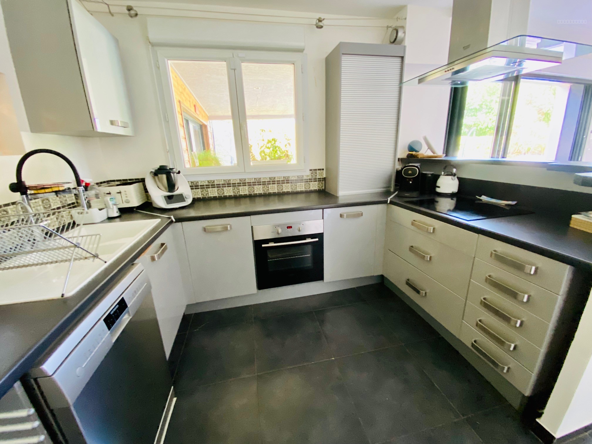 LATTES   Superbe Villa T6 de 156m2 sur 570m2 de terrain avec PISCINE et GARAGE ! — photo 5