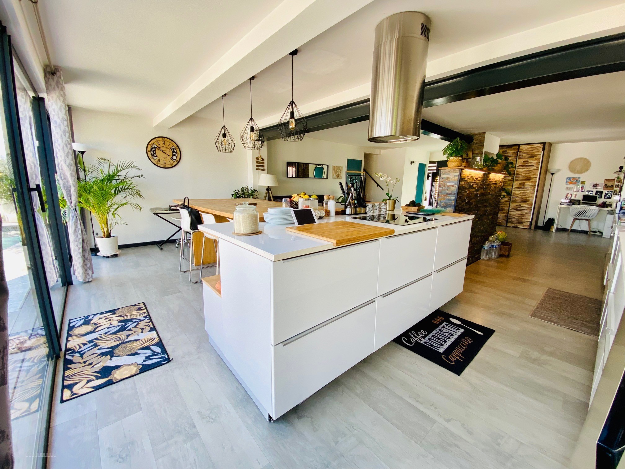 VILLA LATTES - MAGNIFIQUE VILLA  D'ARCHITECTE 4 CHAMBRES DE 175M2 SUR 675M2 DE TERRAIN AVEC PISCINE ET JACUZZI — photo 6