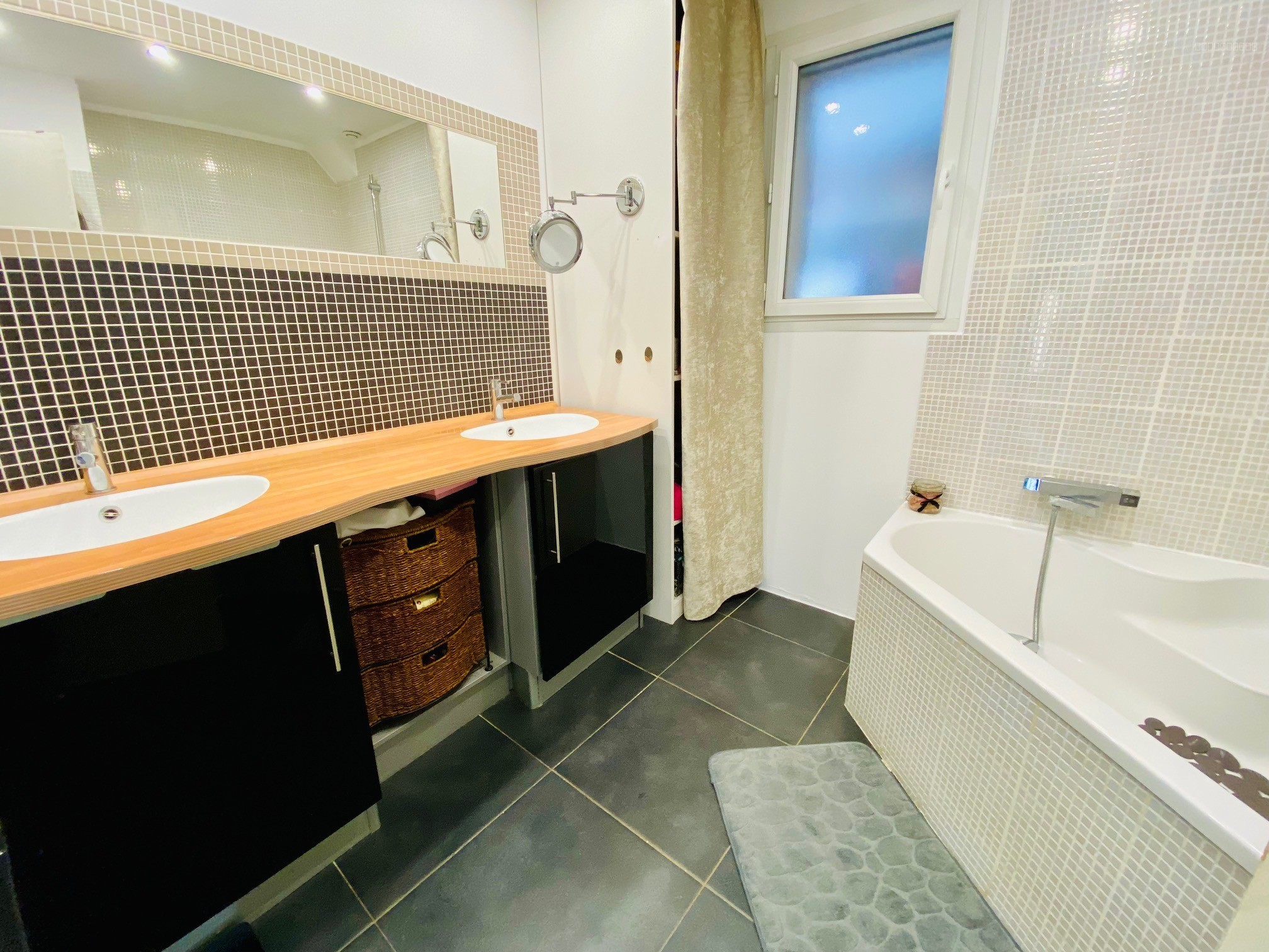 PEROLS   Superbe Villa T6 de 156m2 sur 570m2 de terrain avec PISCINE et GARAGE ! — photo 7